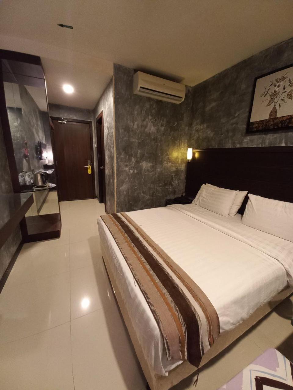 Standard Double Room - Photo 5