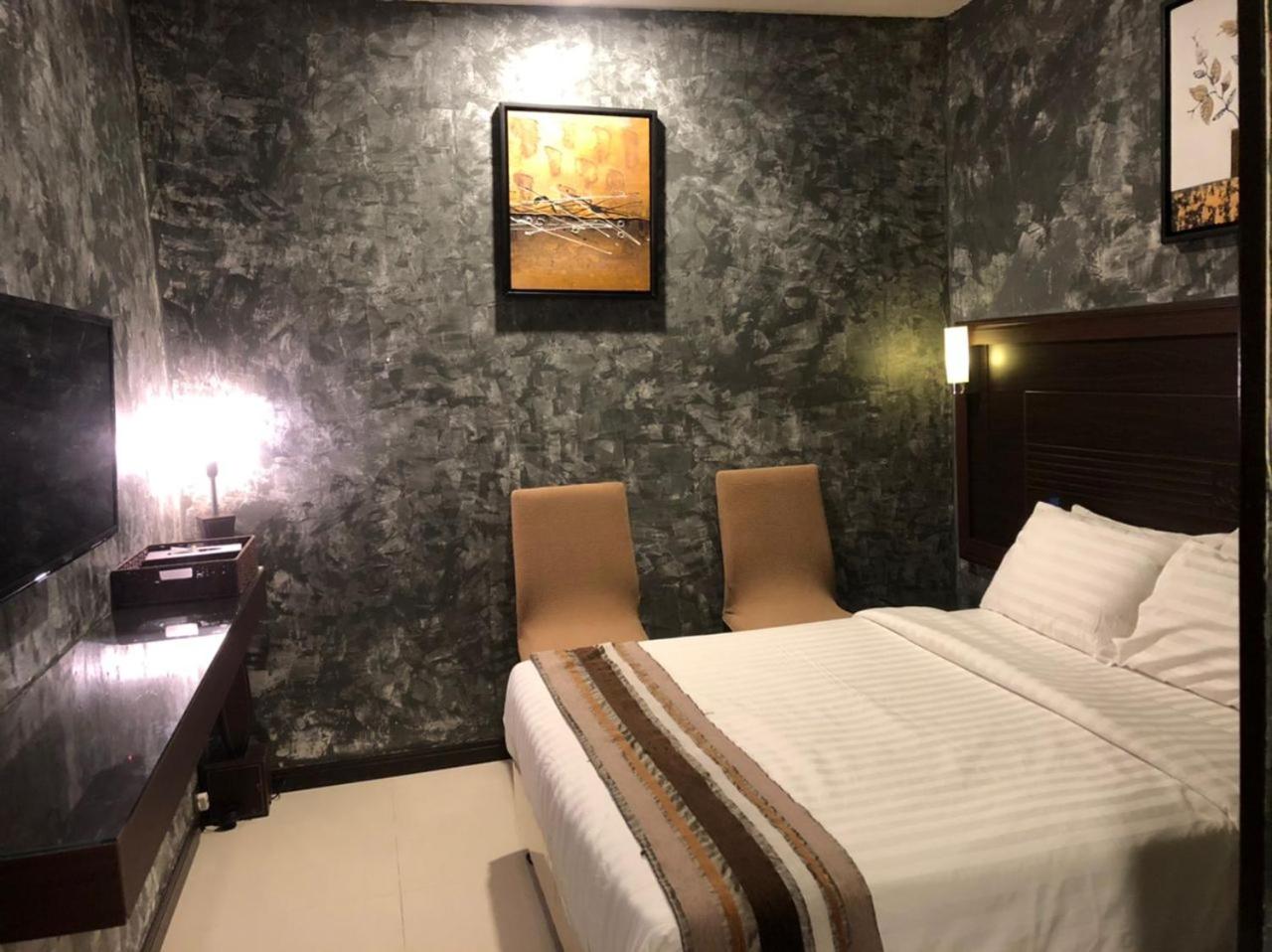 Standard Double Room - Photo 3