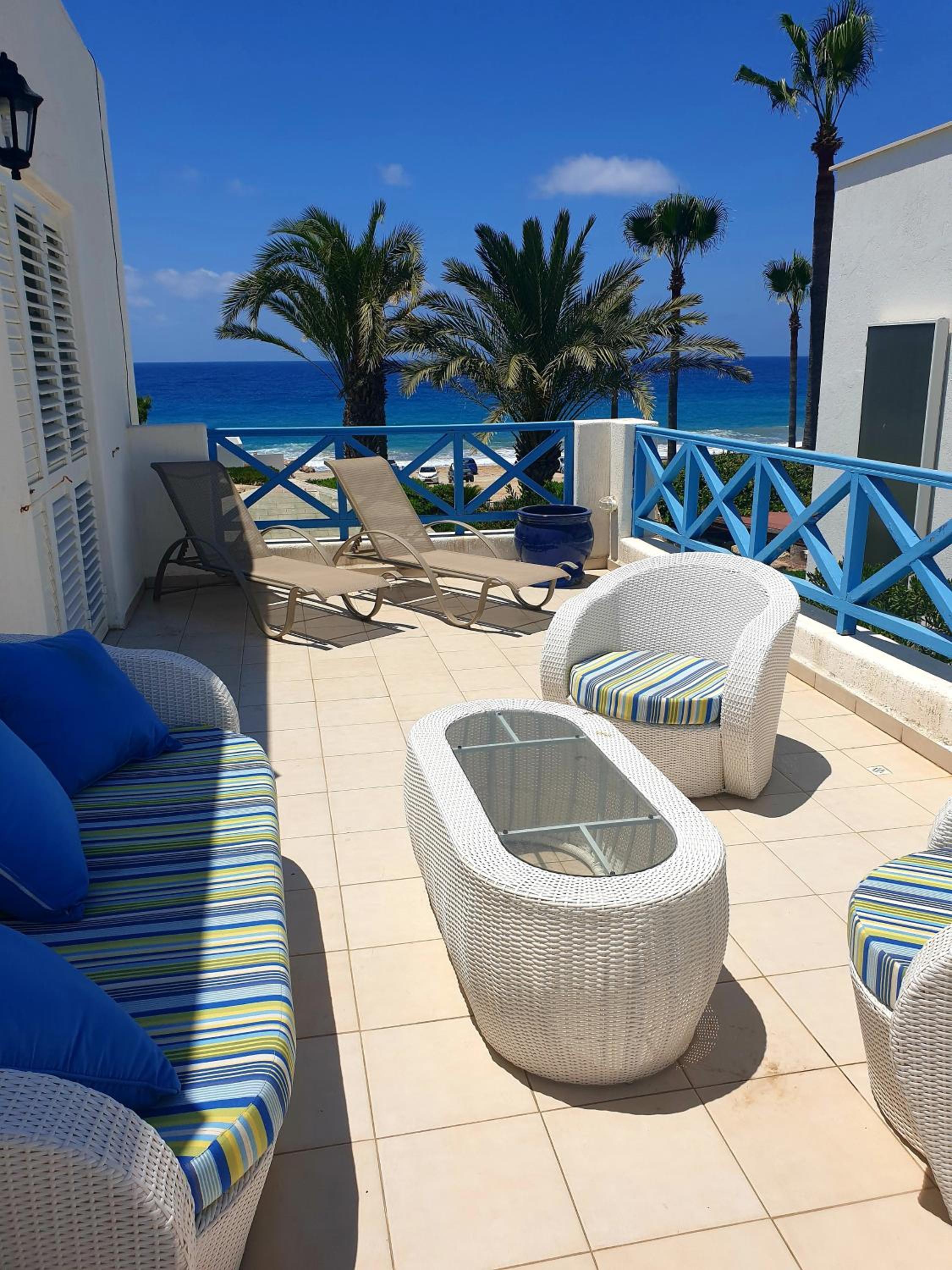 Villa - Beach Front photo 1