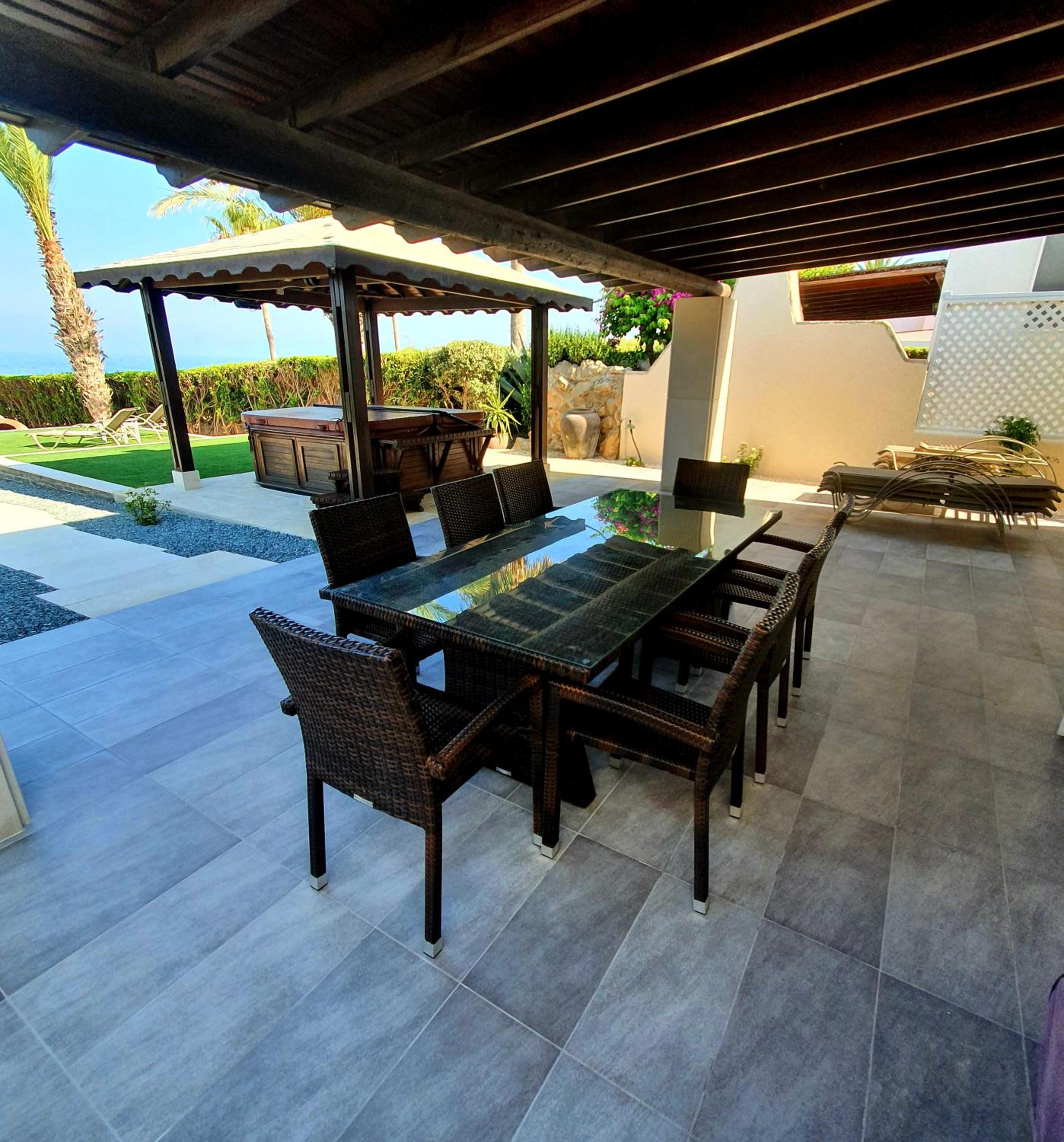 Villa - Beach Front photo 3