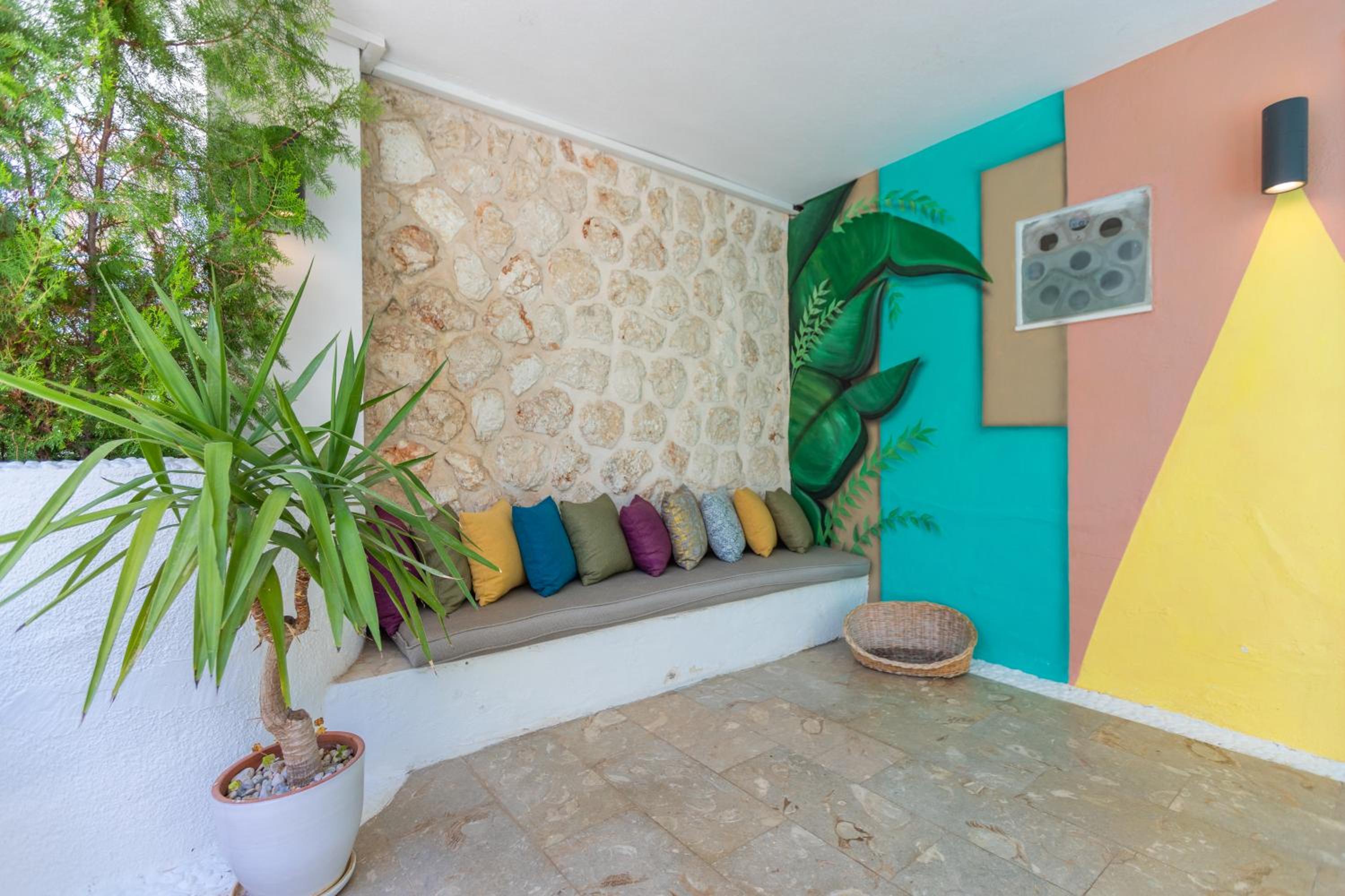 Suite with Private Pool - Photo 24
