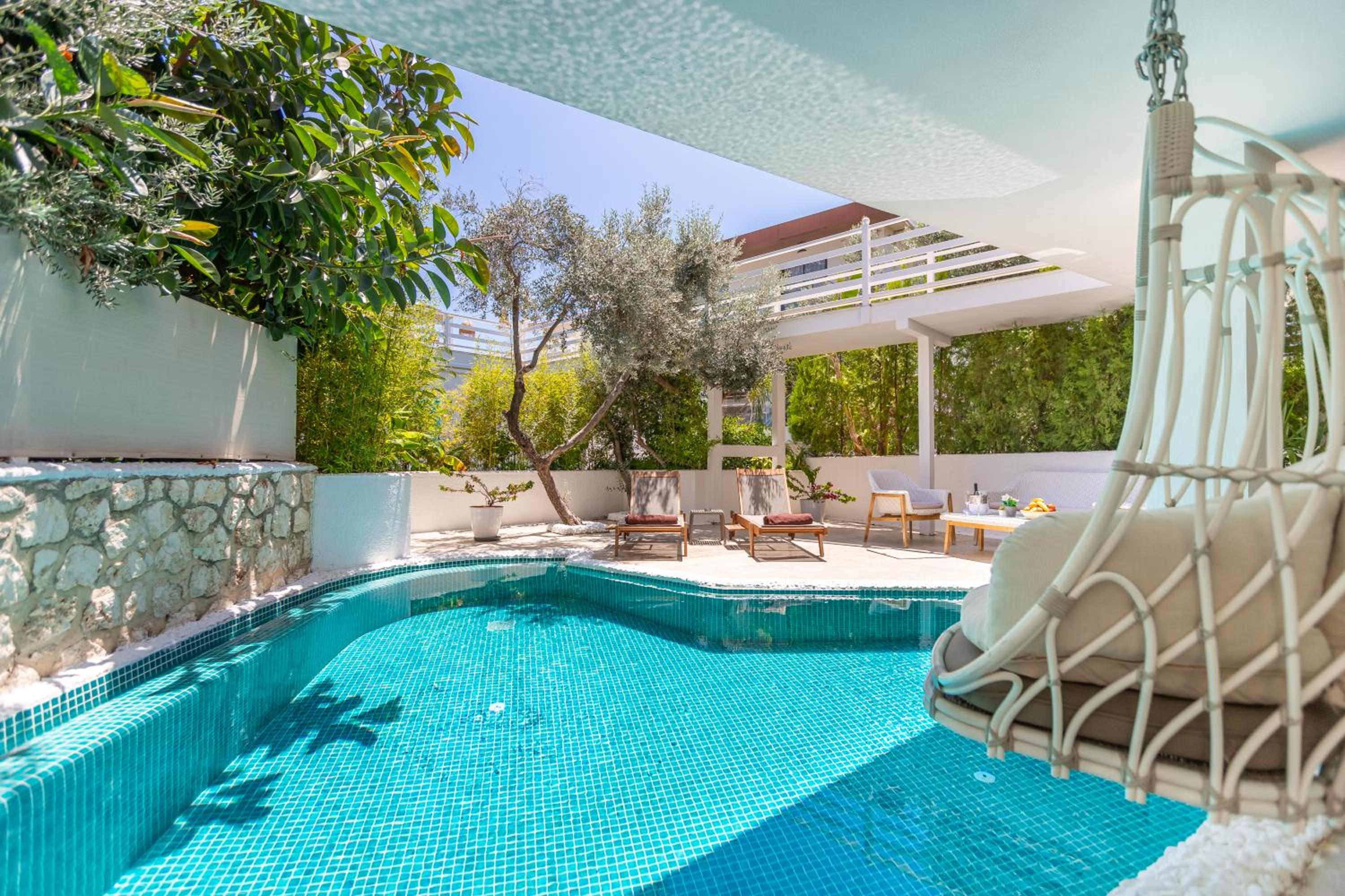 Suite with Private Pool - Photo 6