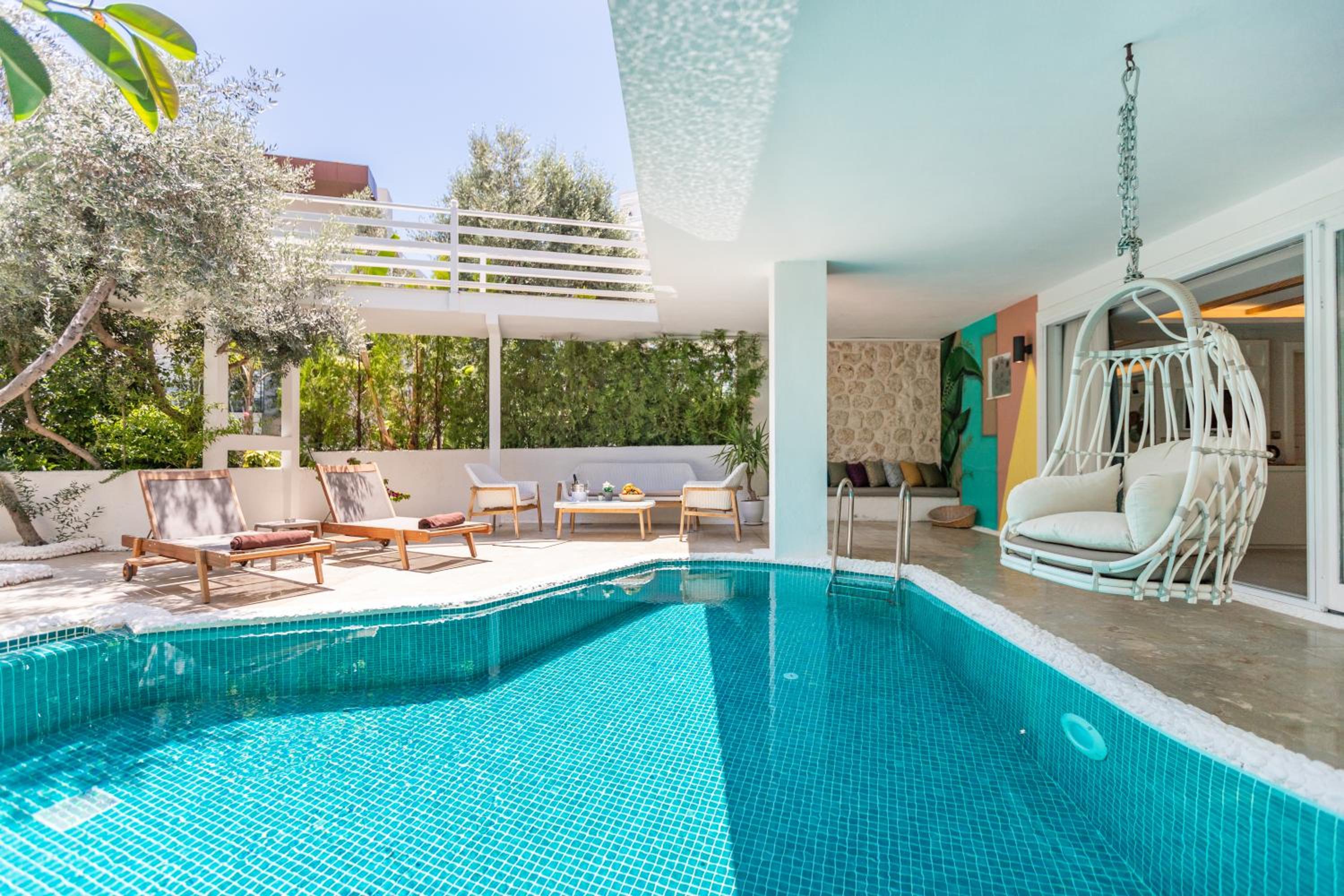 Suite with Private Pool - Photo 7
