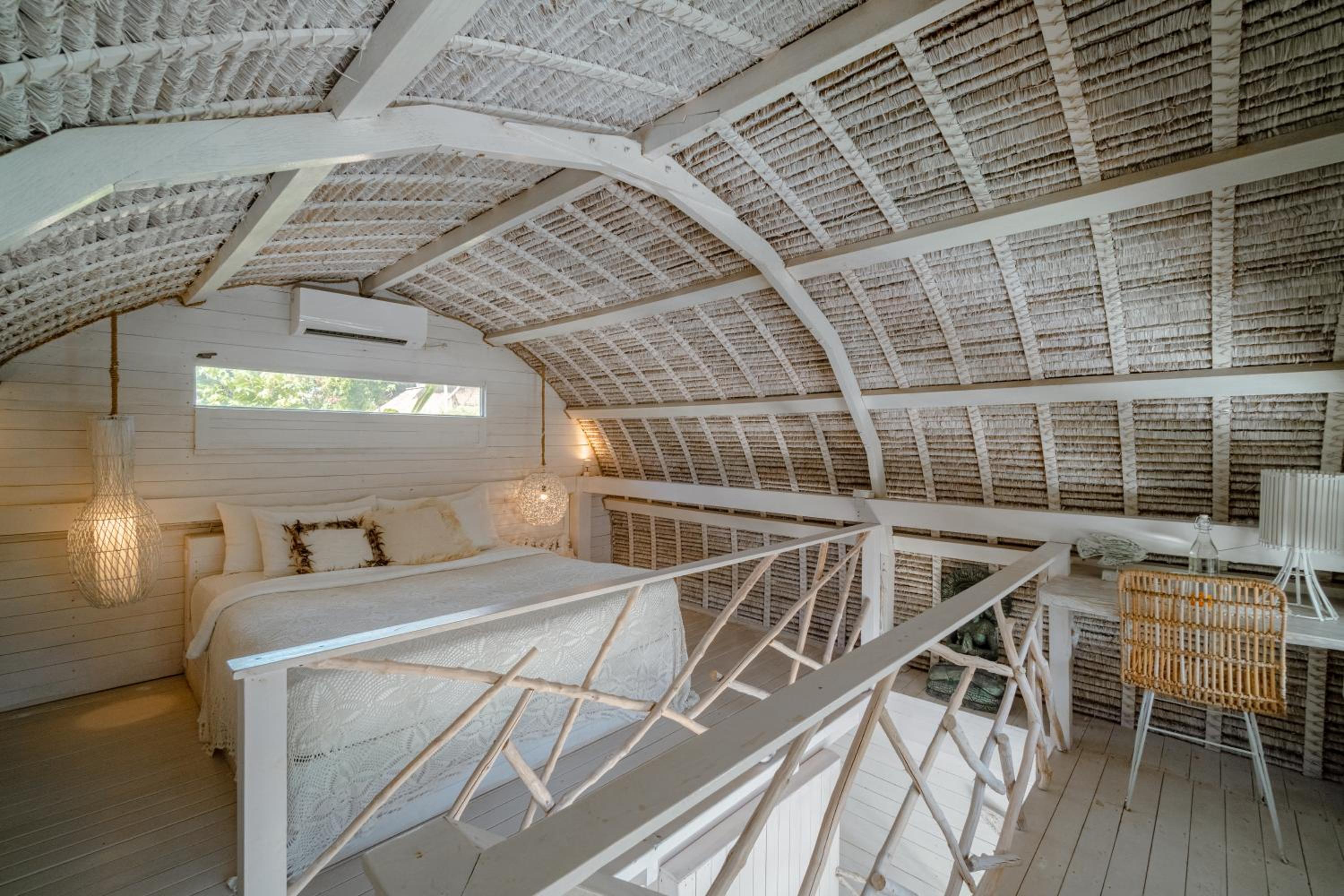 Premier Mezzanine Bungalow  - Photo 16