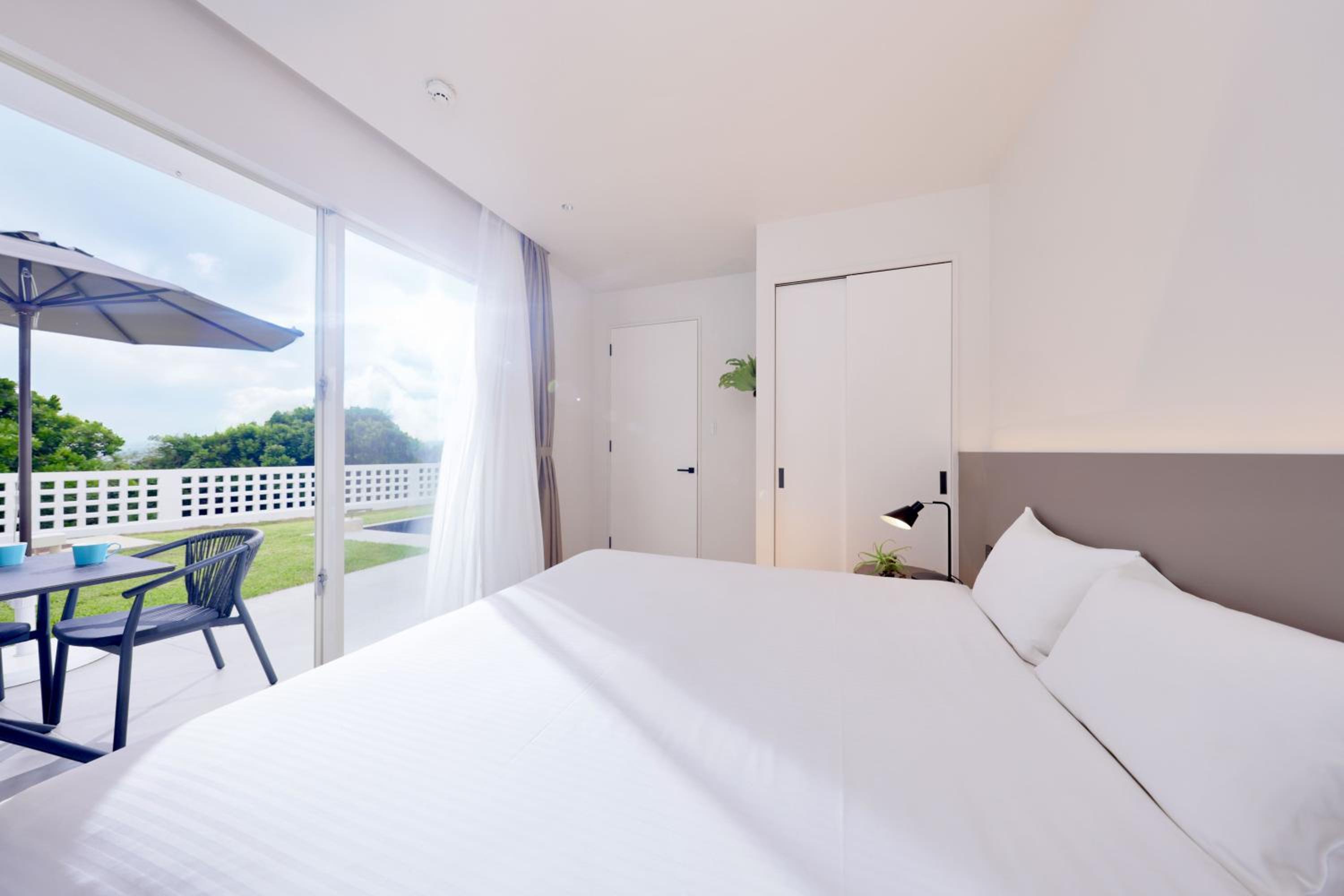 Room D photo 2