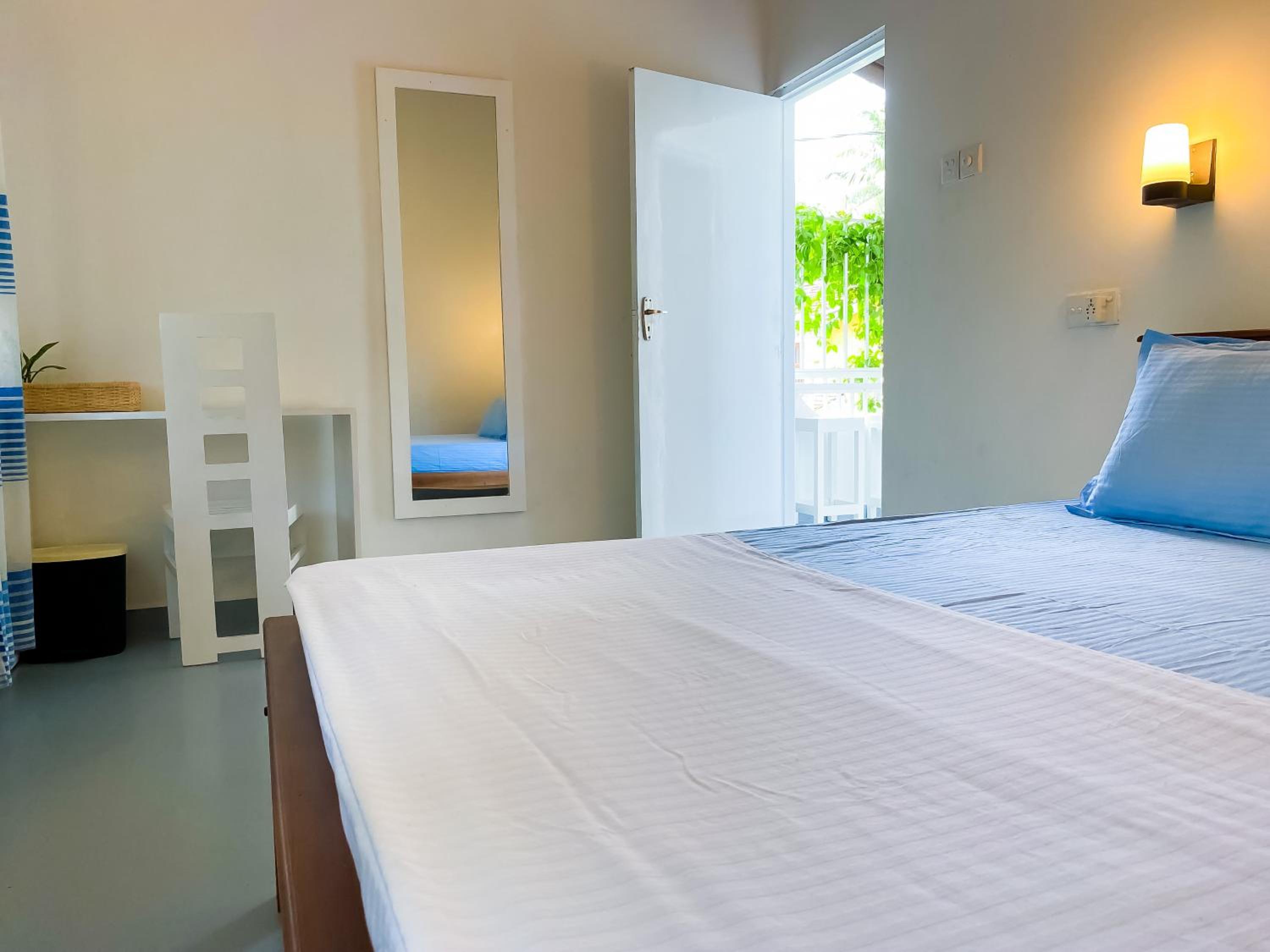 Double Room with Private External Bathroom photo 2