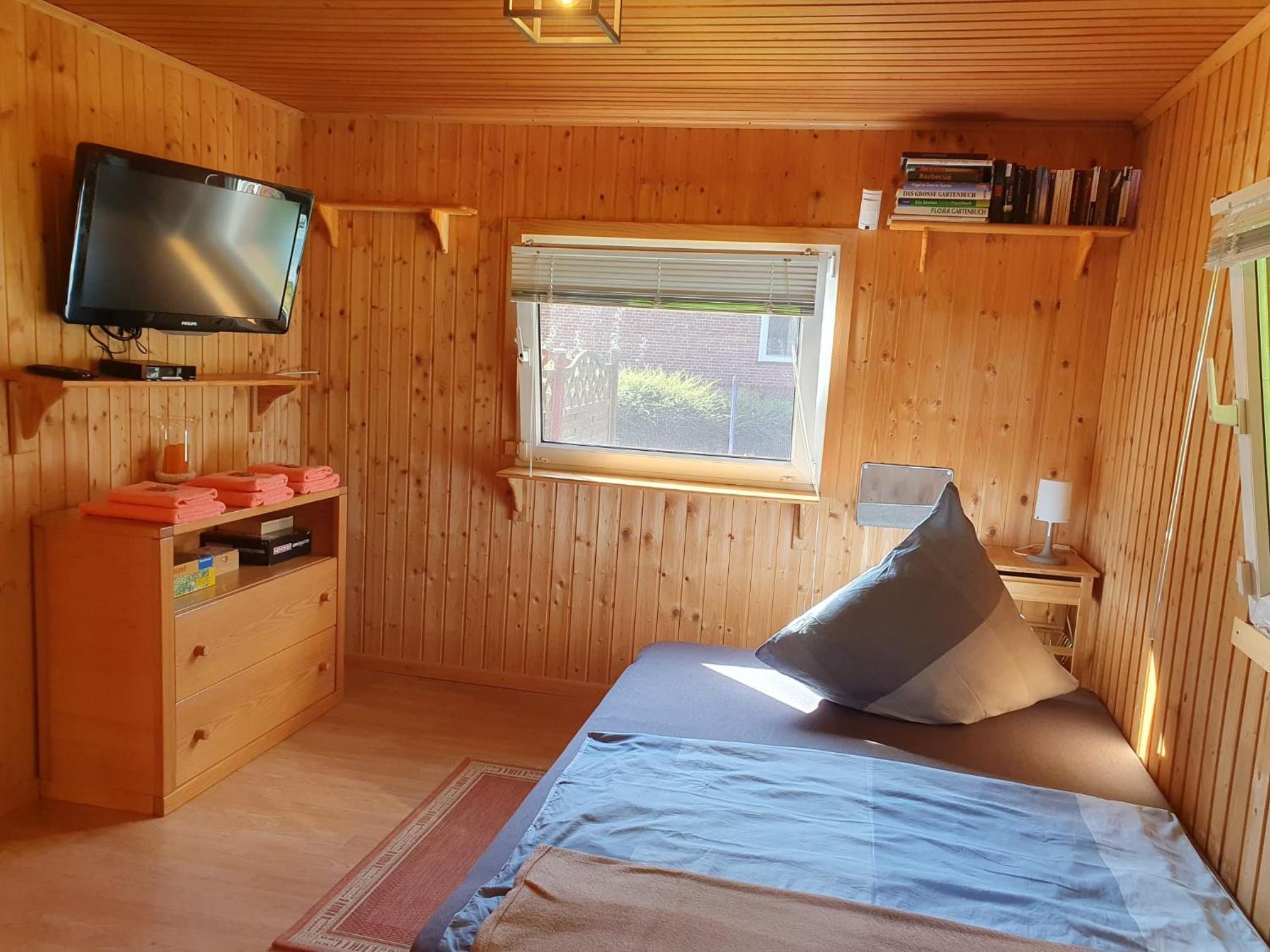 One-Bedroom House photo 1