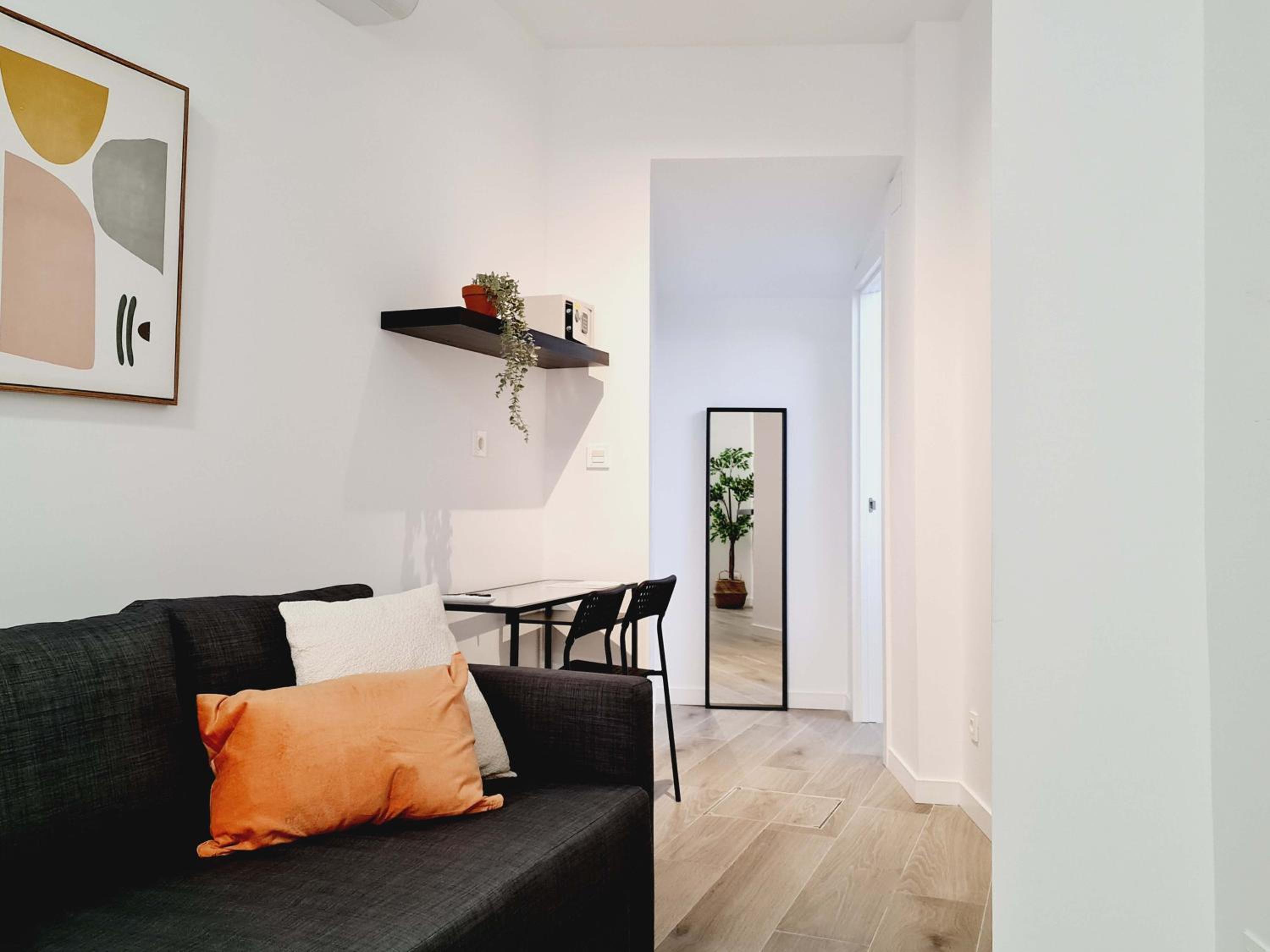 One-Bedroom Apartment - Photo 39