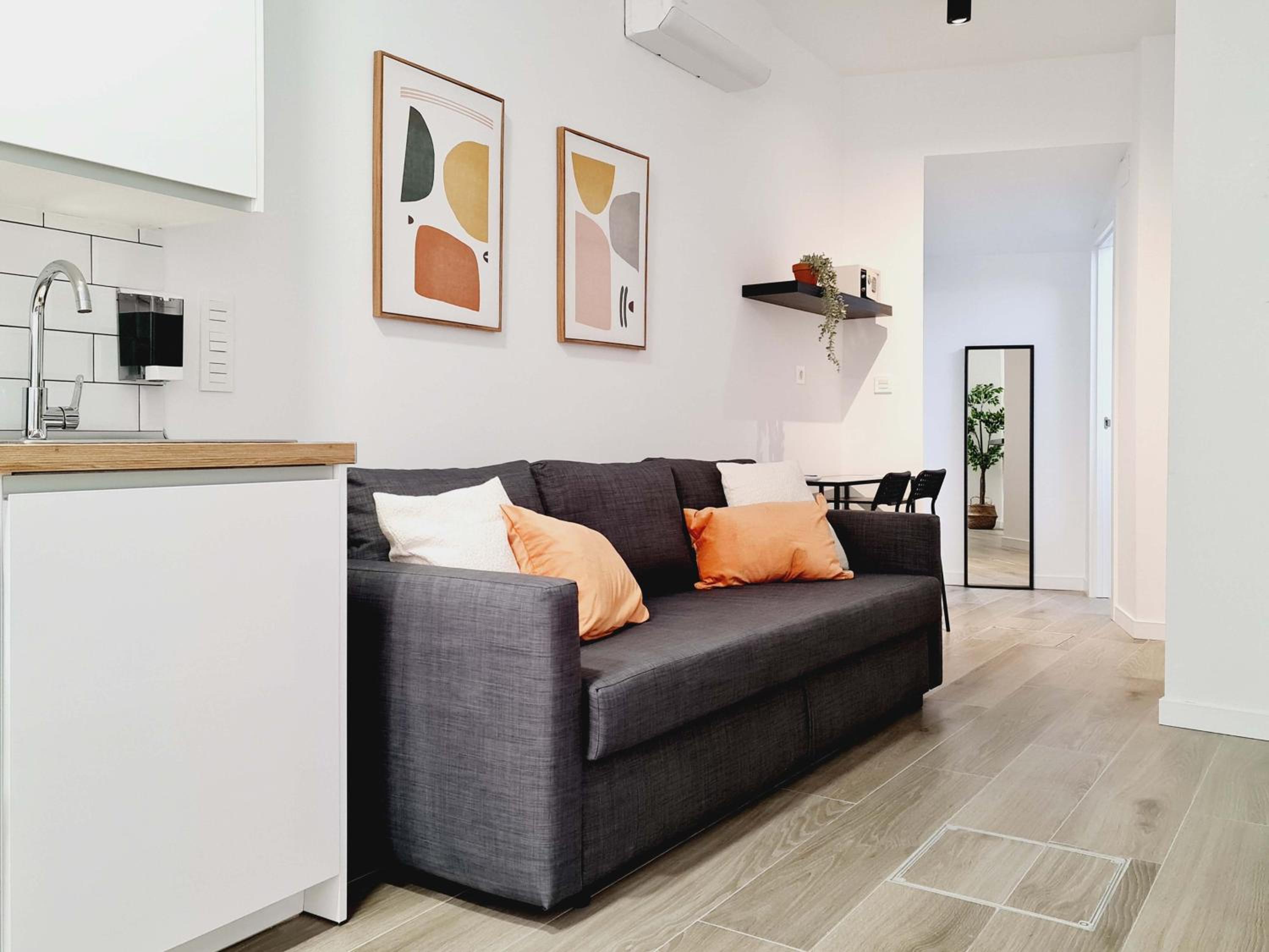One-Bedroom Apartment - Photo 42