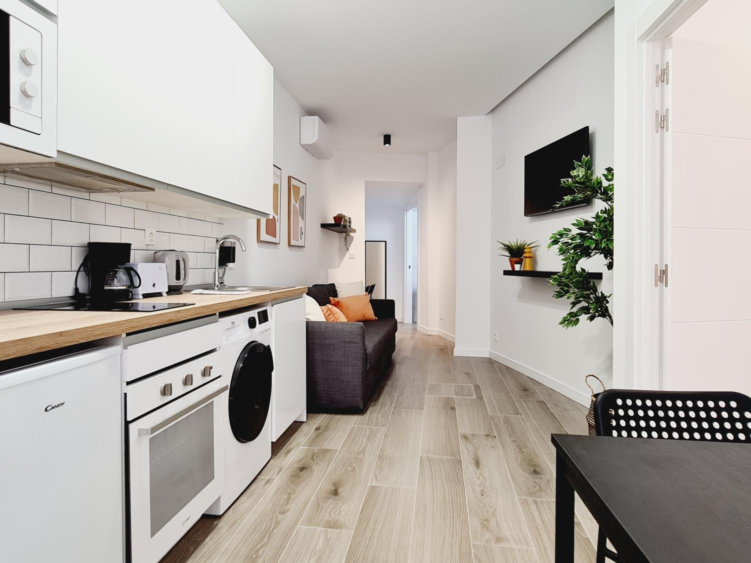 One-Bedroom Apartment - Photo 33