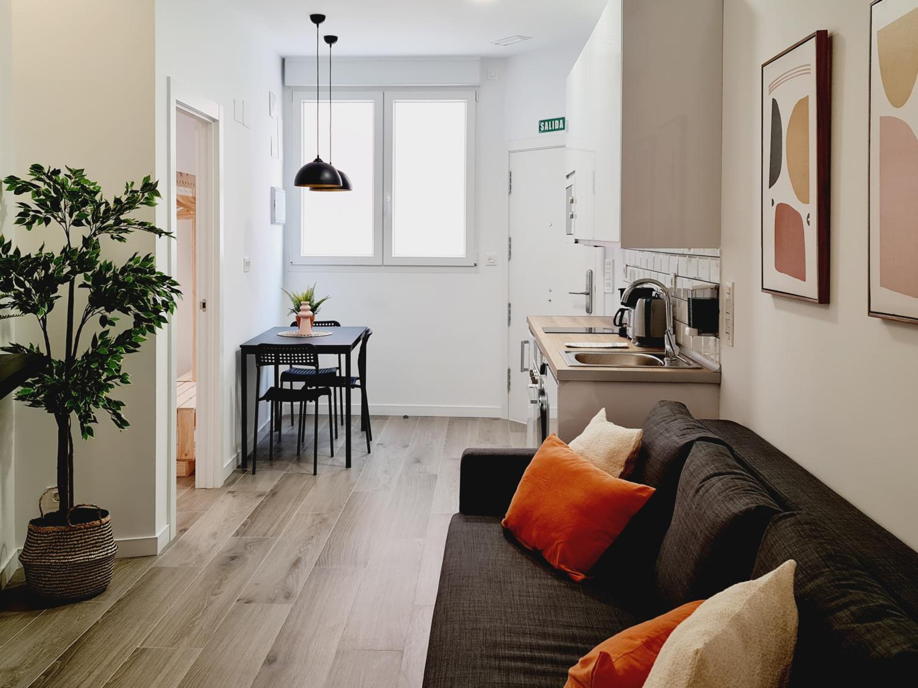 One-Bedroom Apartment - Photo 1