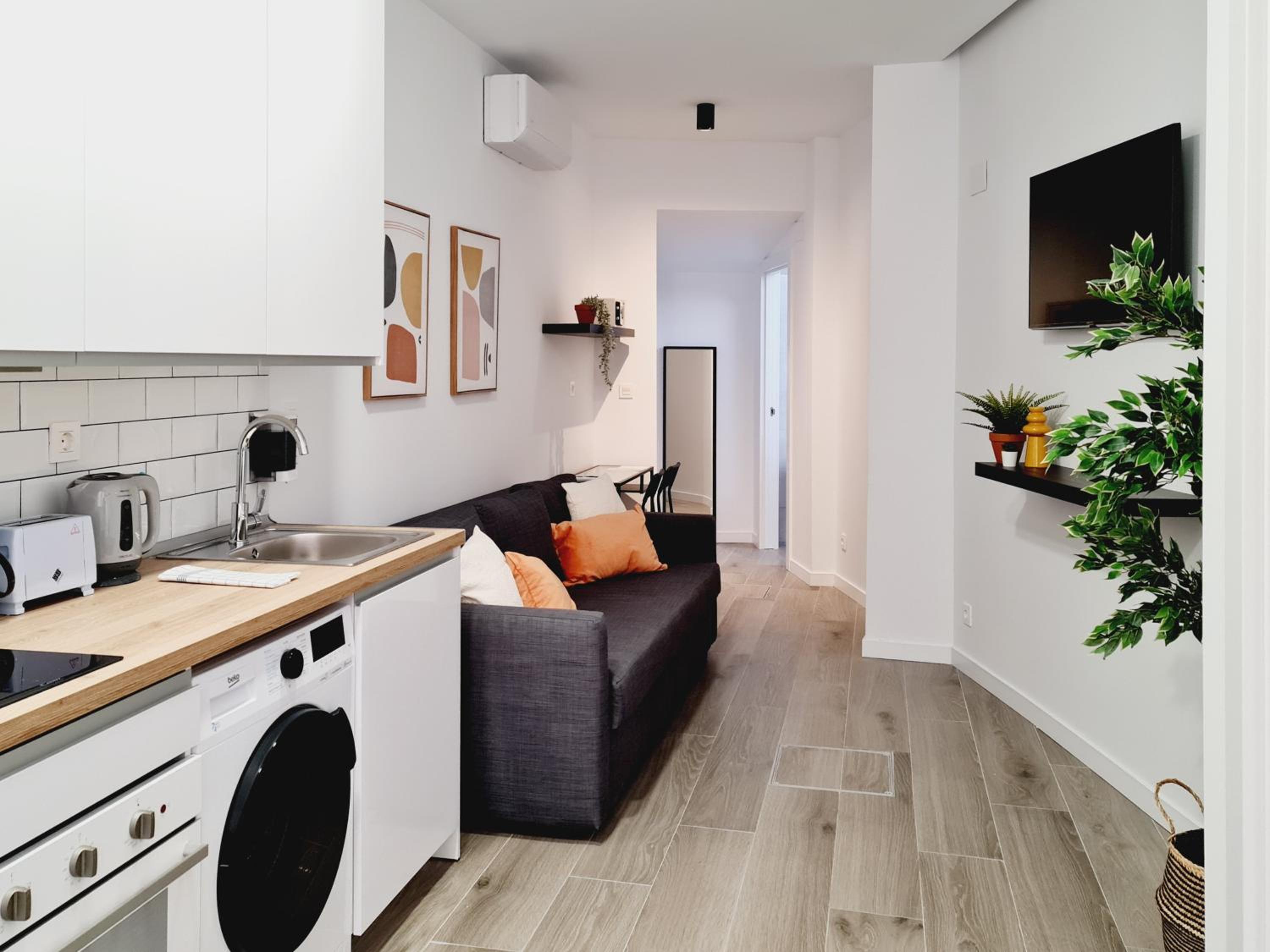One-Bedroom Apartment - Photo 29