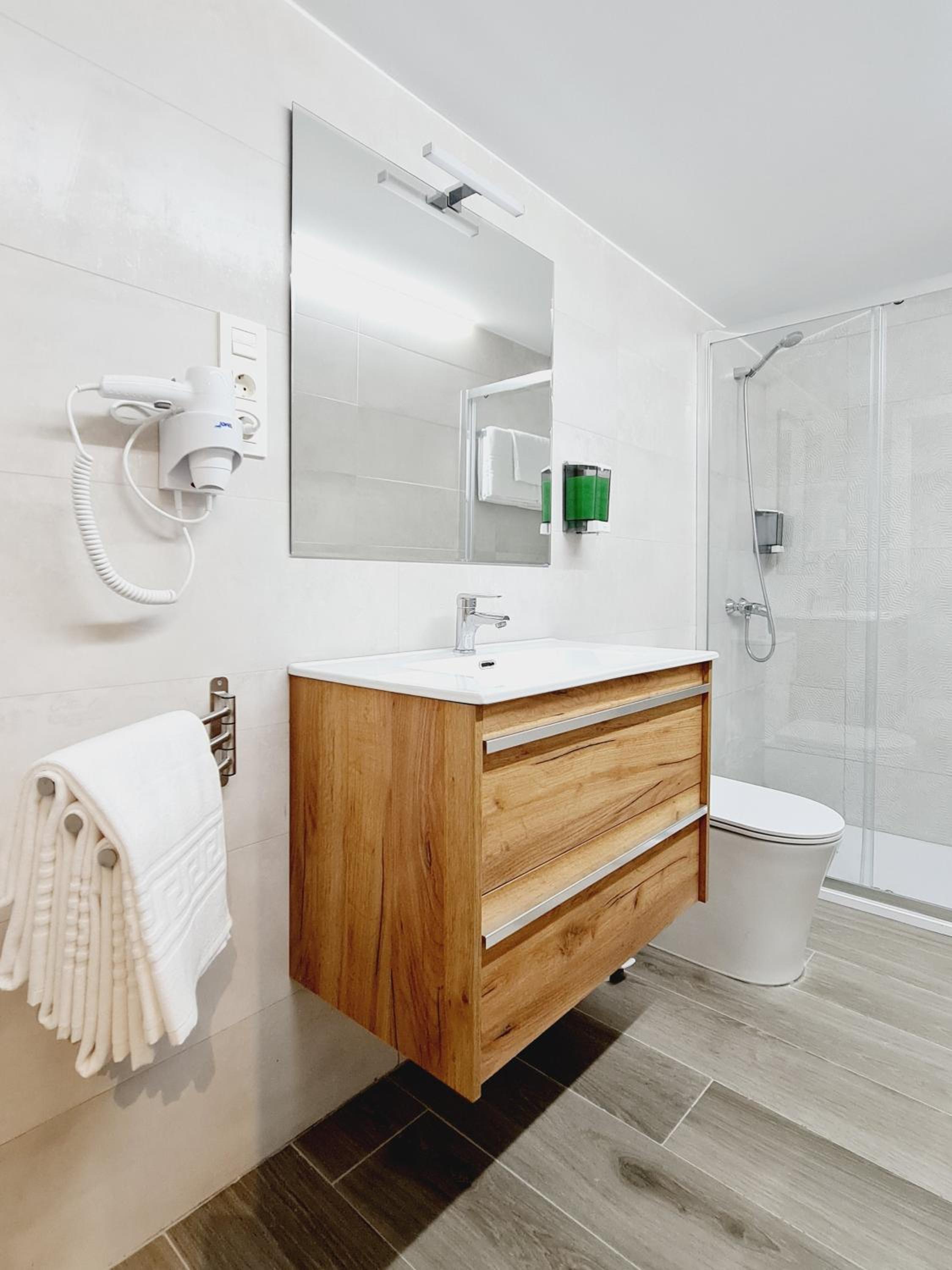 One-Bedroom Apartment - Photo 17