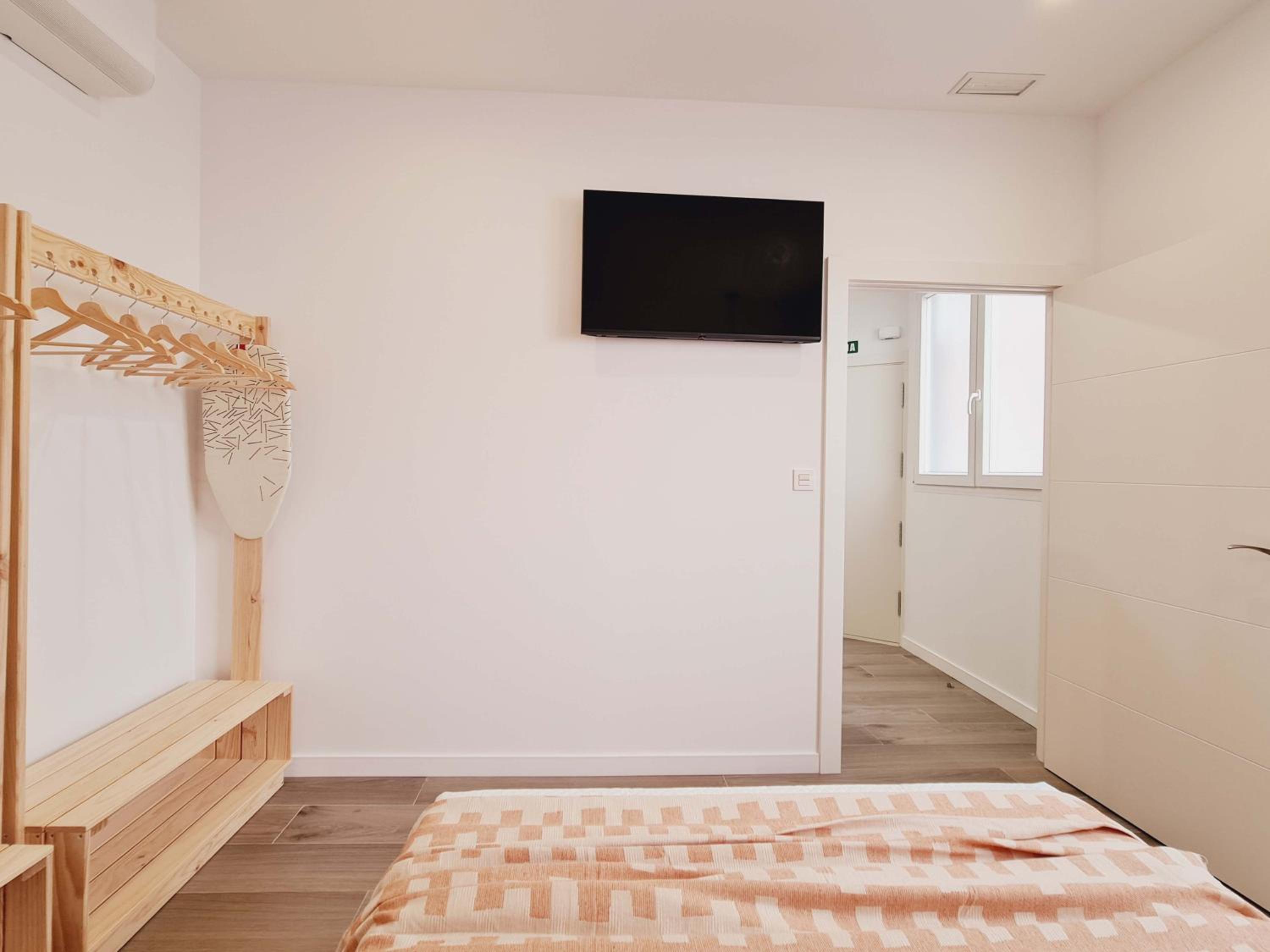 One-Bedroom Apartment - Photo 16