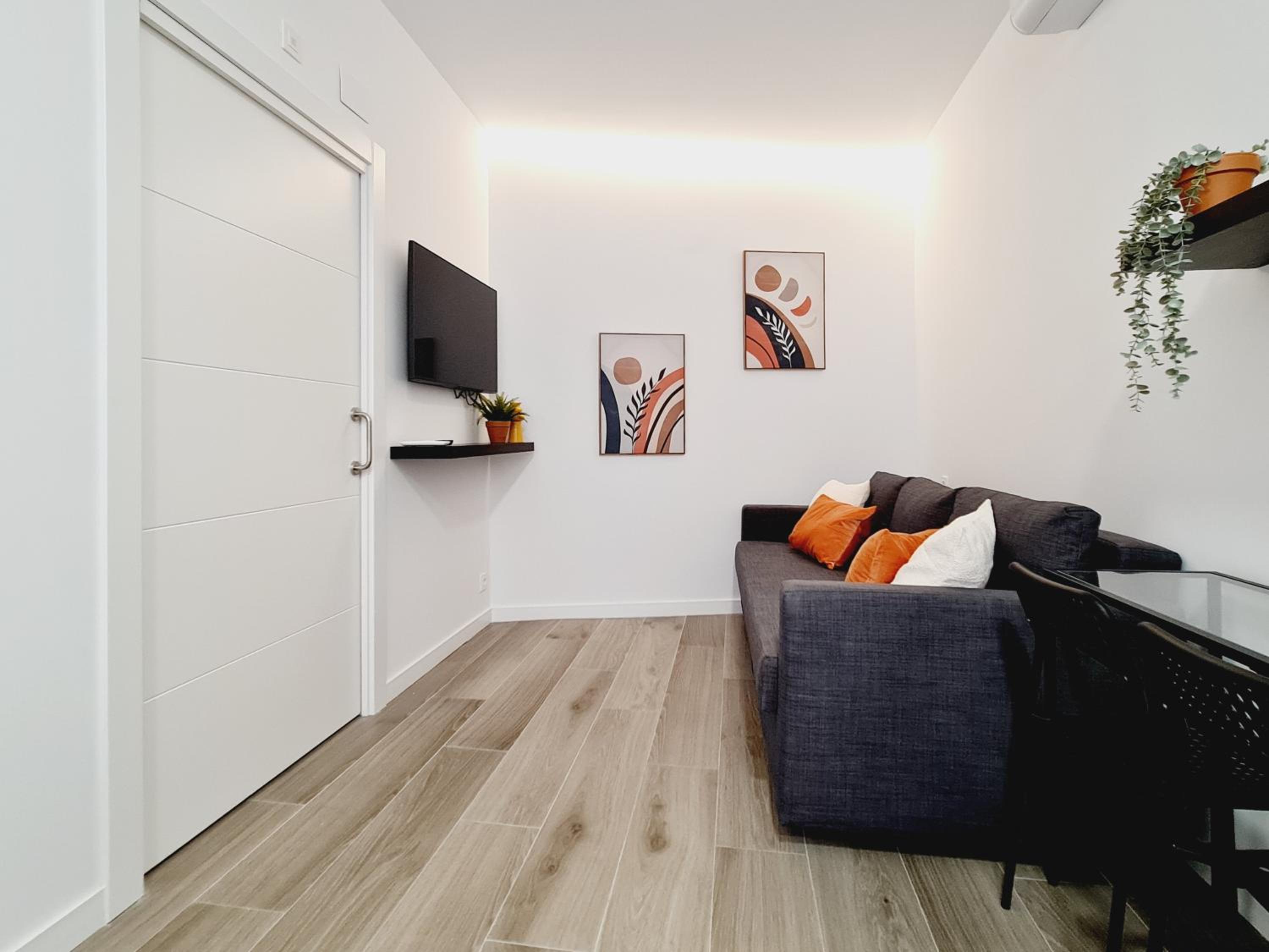 One-Bedroom Apartment - Photo 14