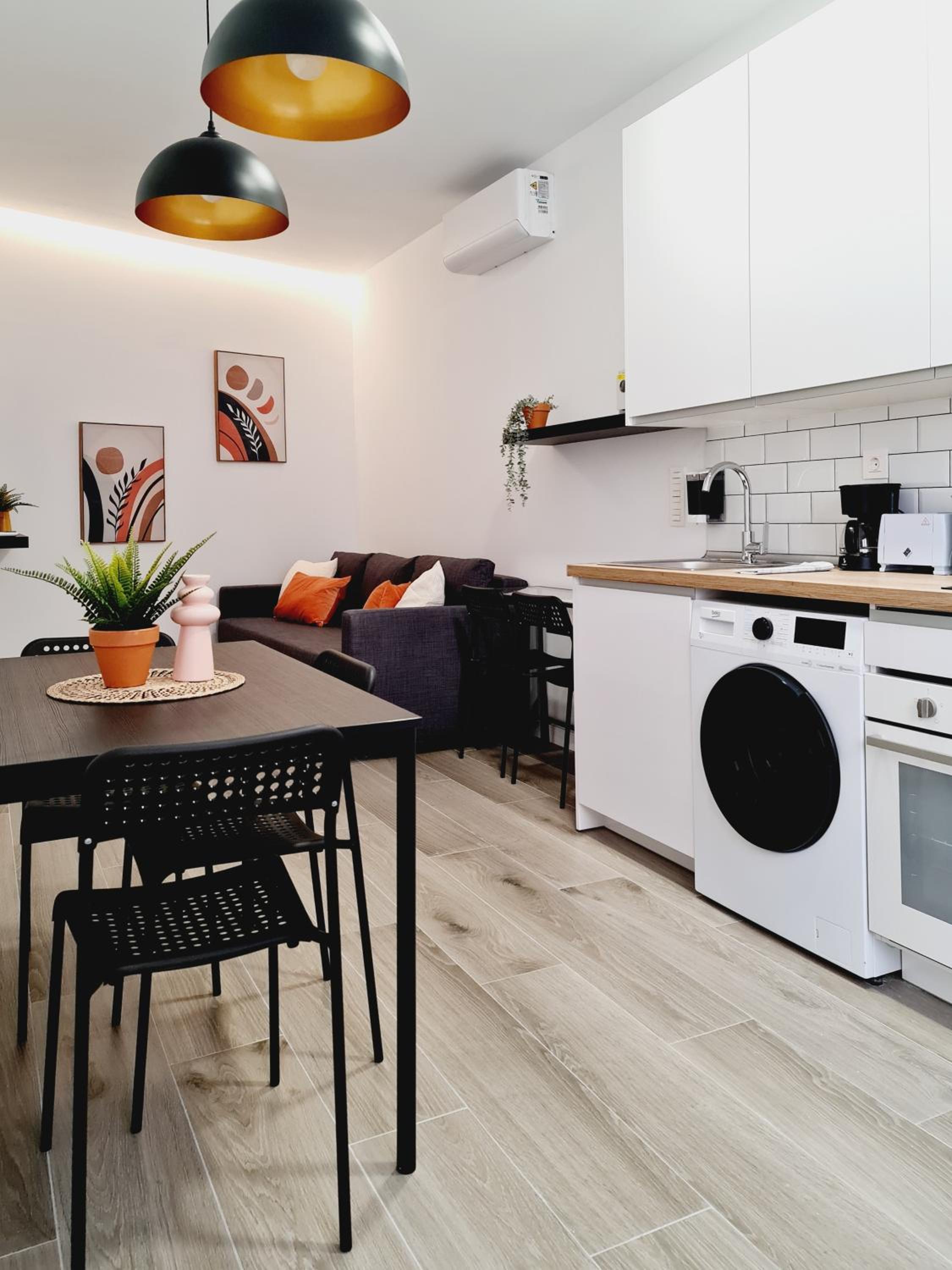 One-Bedroom Apartment - Photo 10