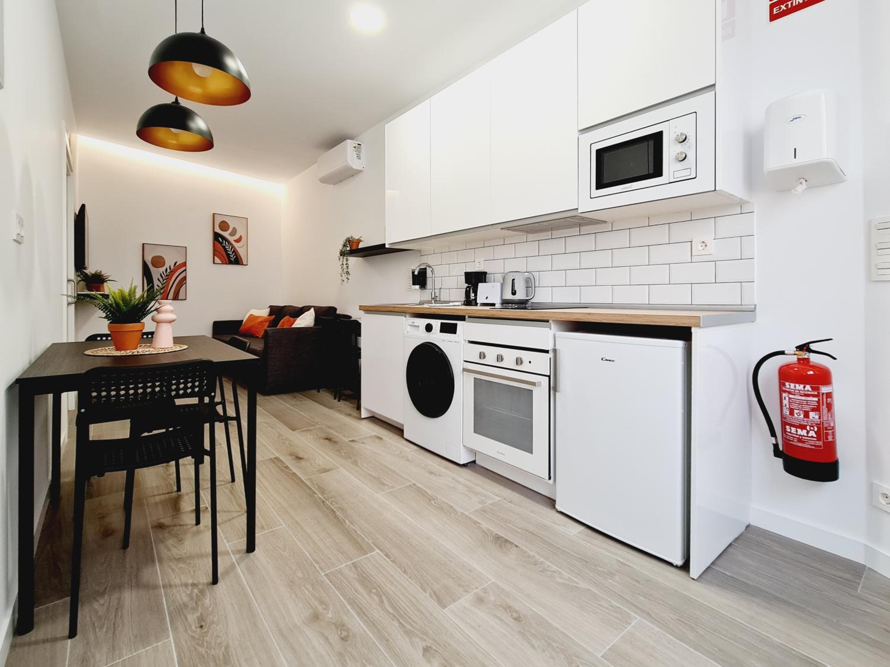 One-Bedroom Apartment - Photo 38