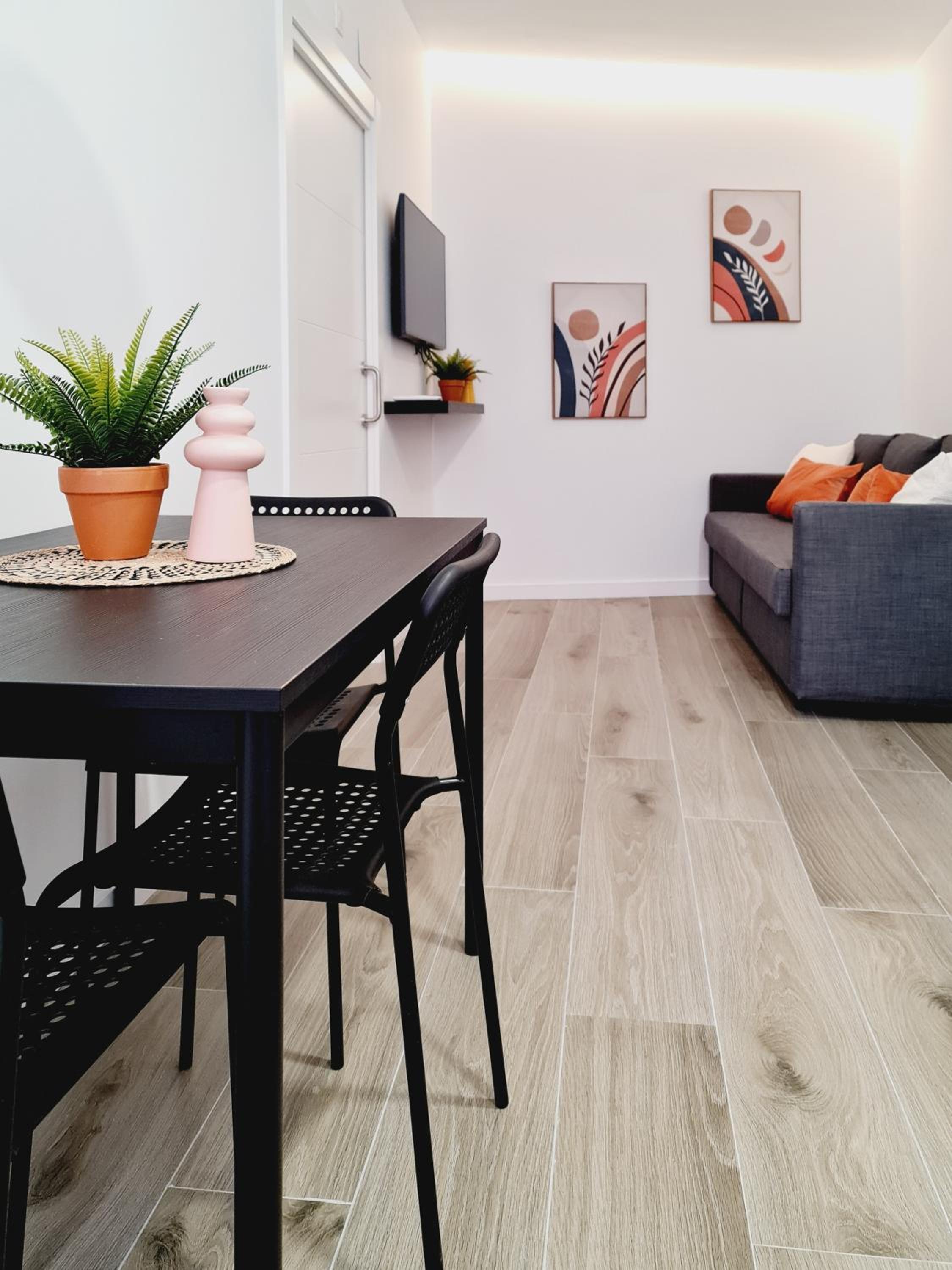 One-Bedroom Apartment - Photo 48