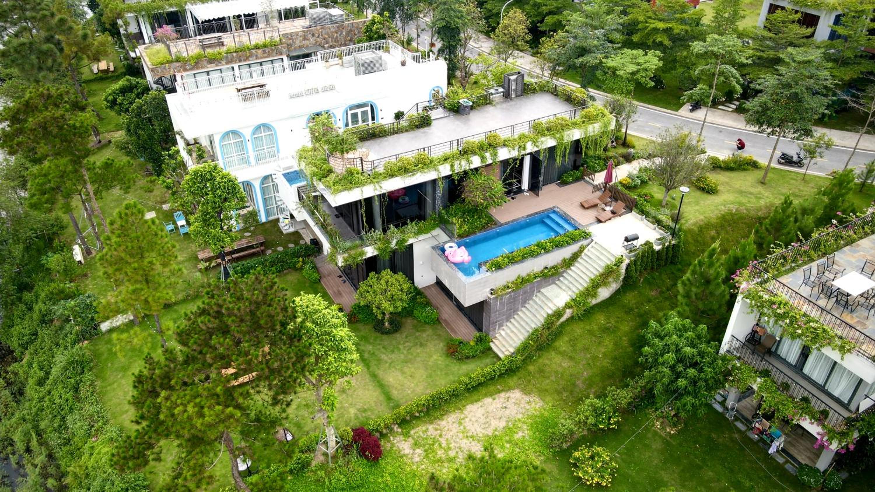 Three-Bedroom Villa photo 2