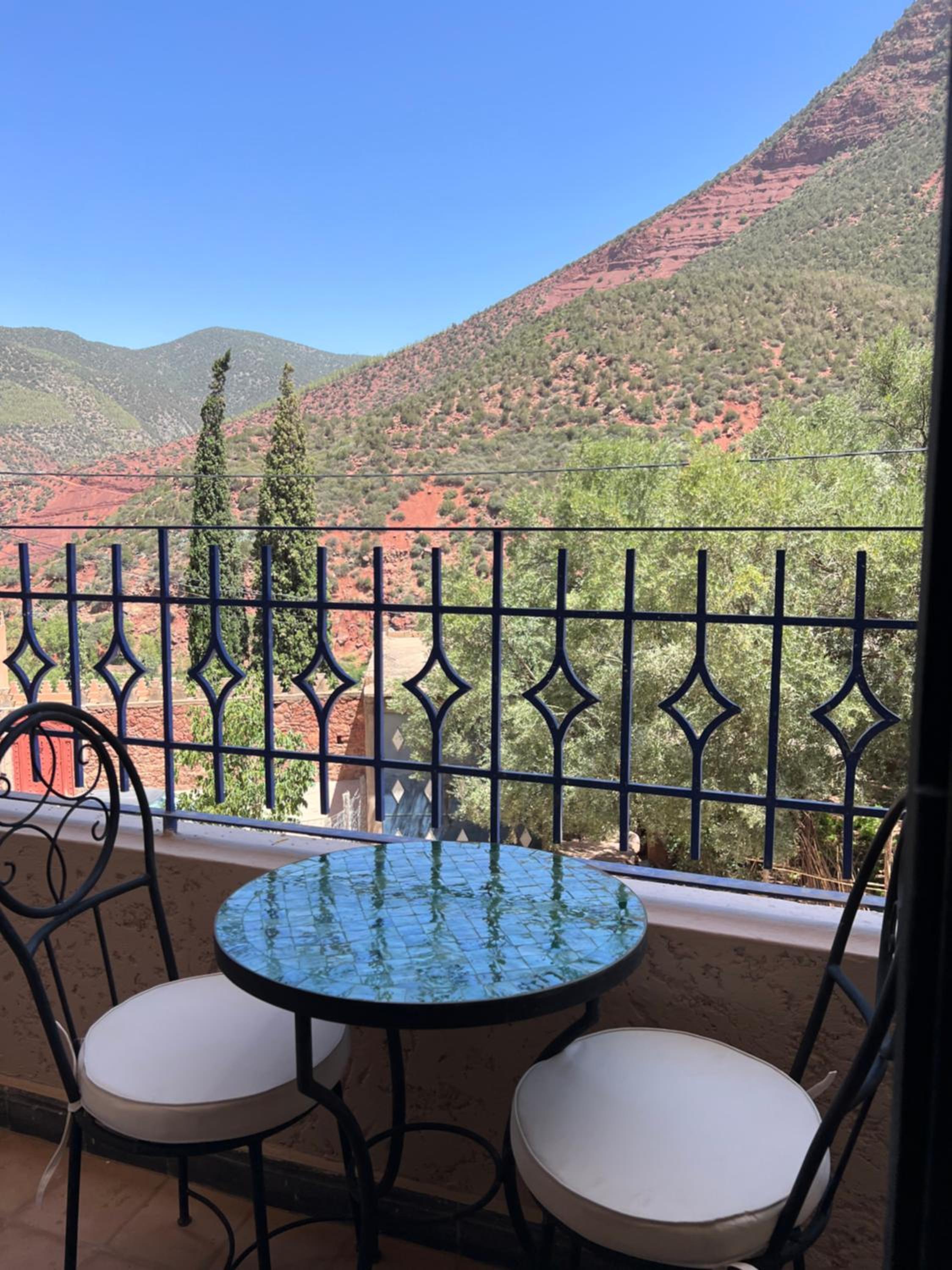 One-Bedroom Apartment with Balcony and Mountain View   - Photo 29
