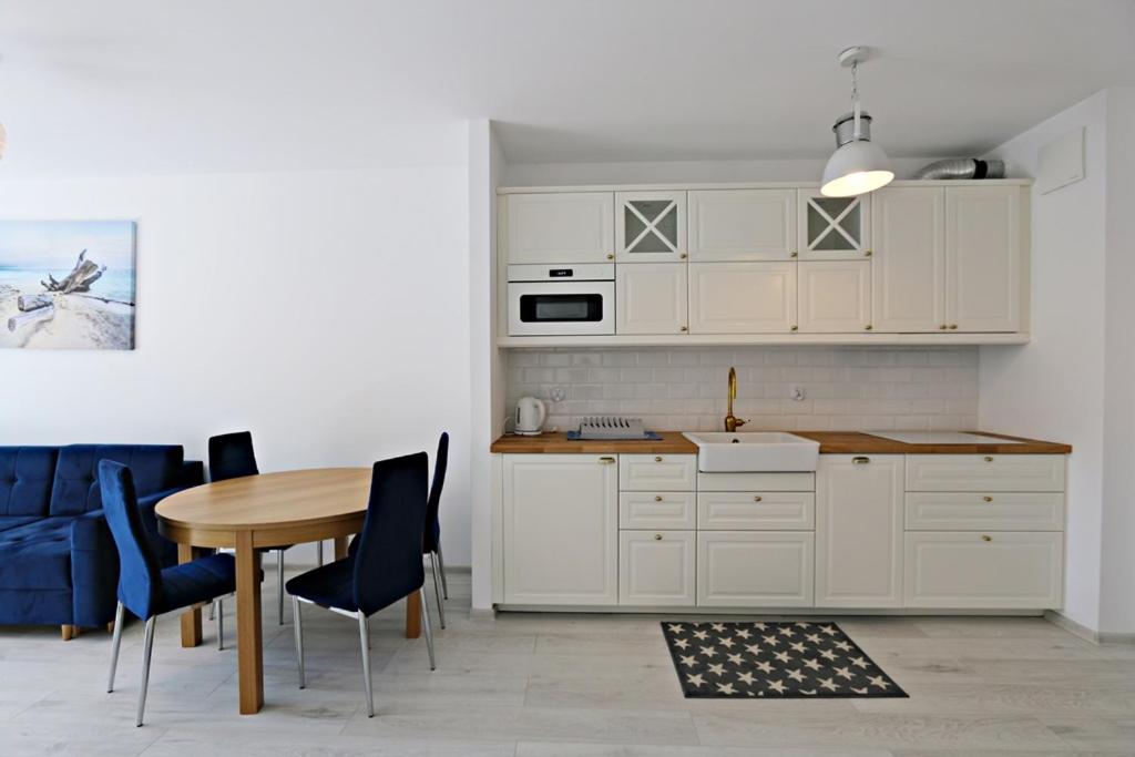 One-Bedroom Apartment - Photo 3