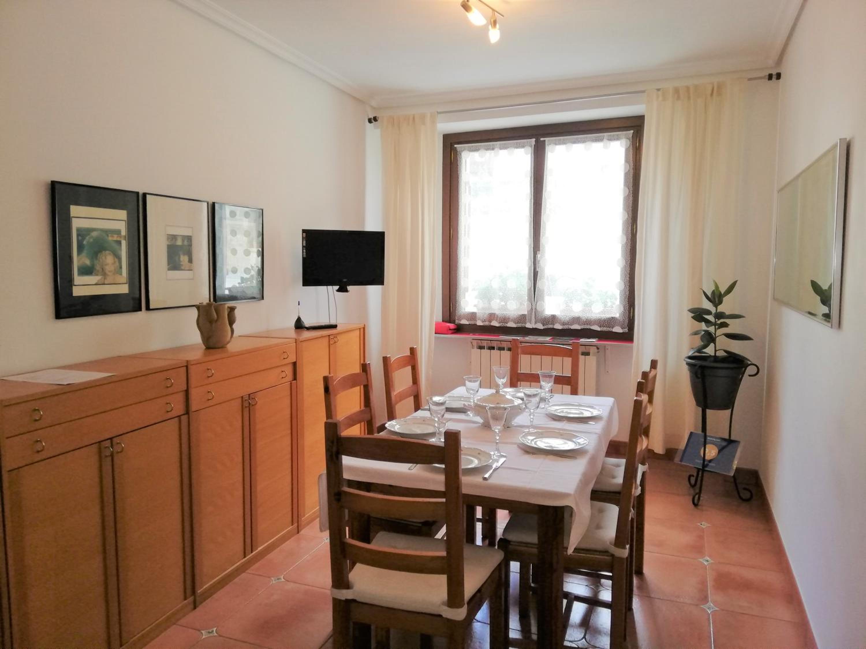 Three-Bedroom House - Photo 22
