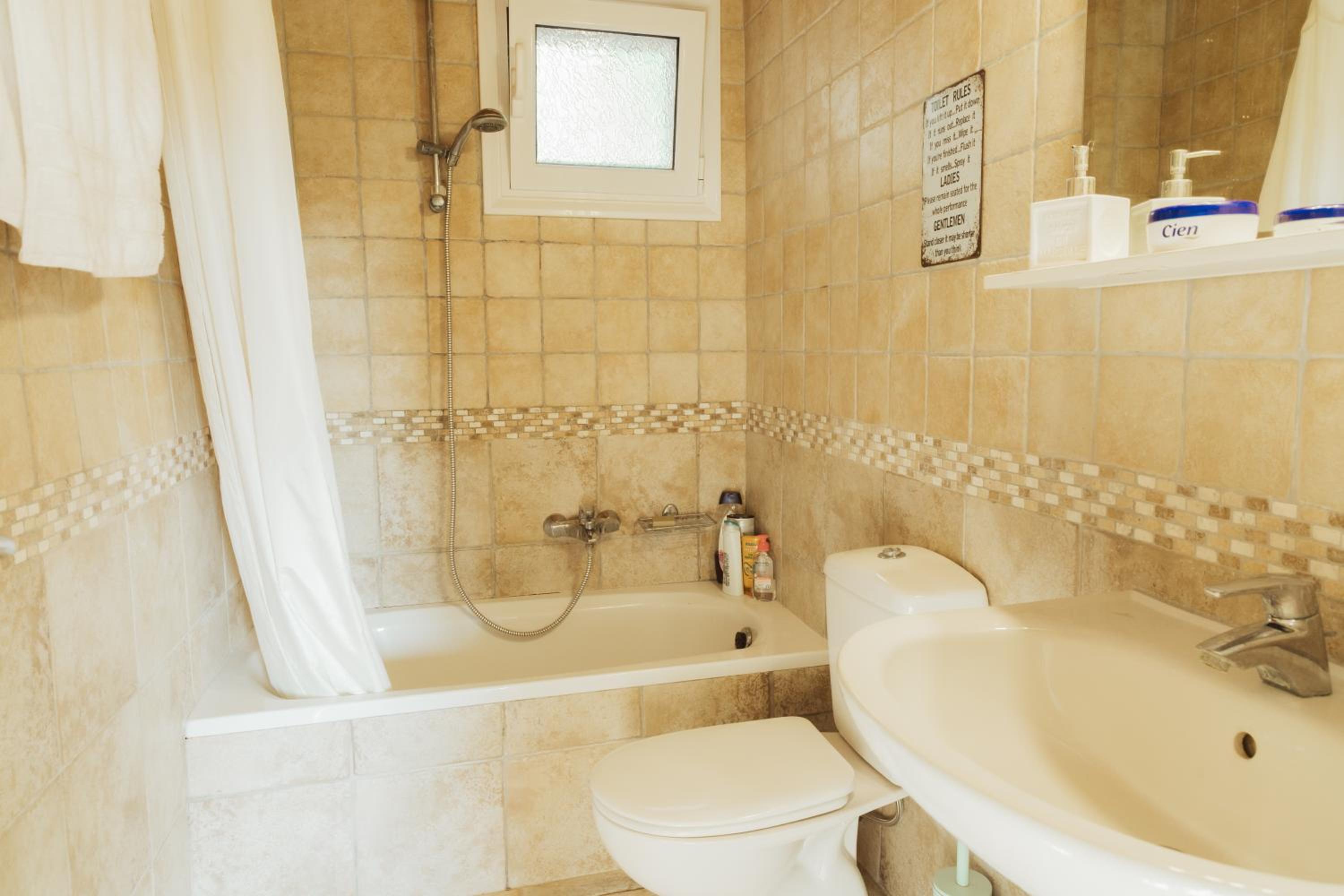 Villa photo 3