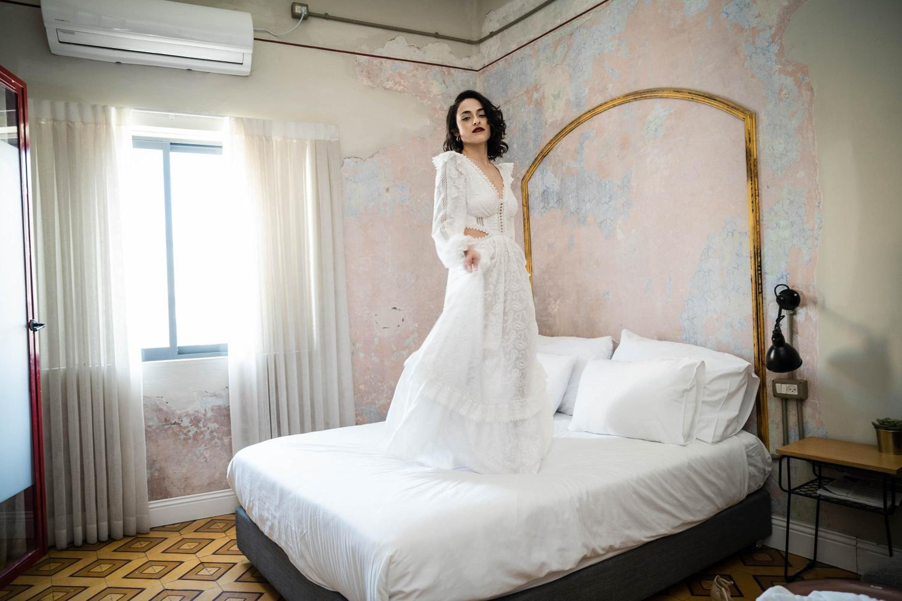 Deluxe Double Room with Balcony - Photo 15