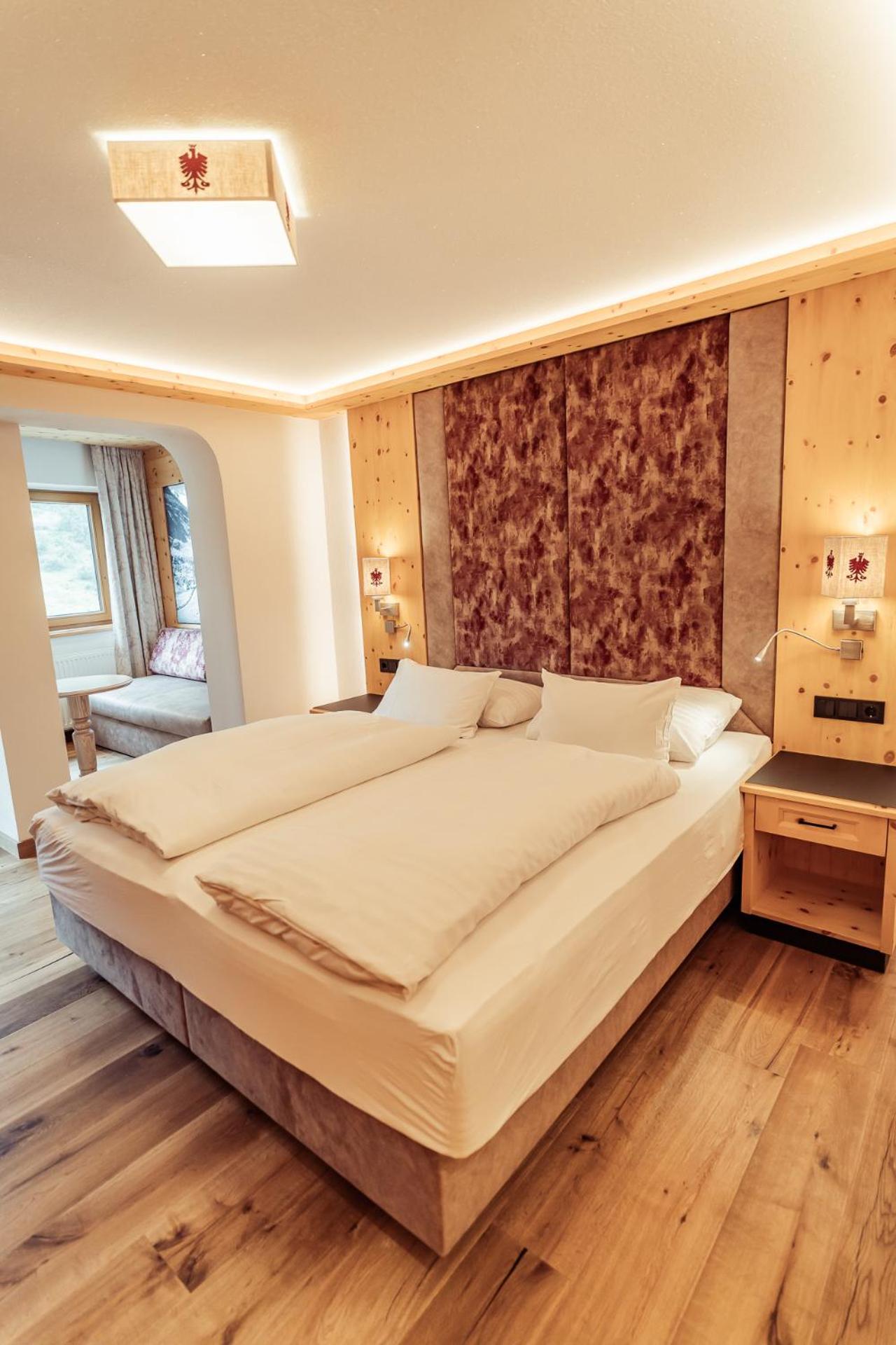 Deluxe Double Room photo 2