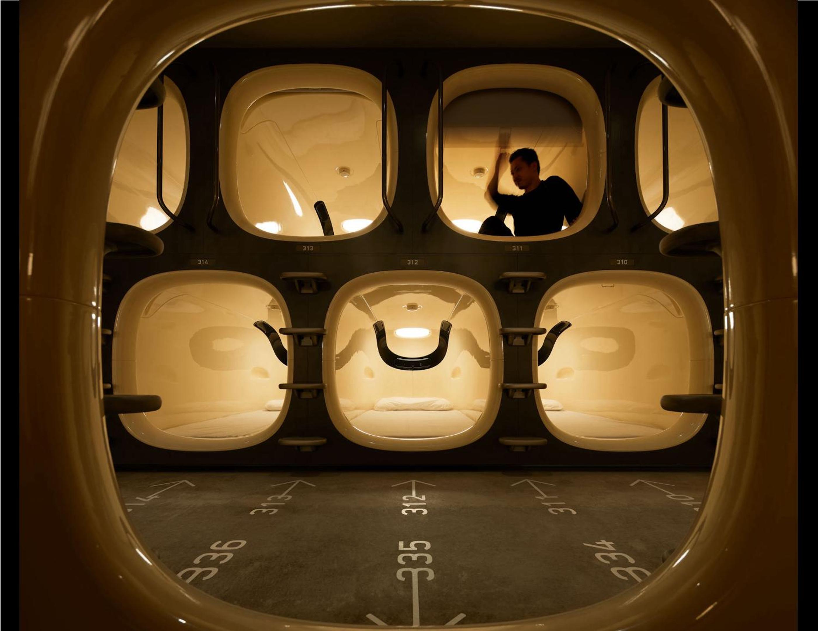 2 Capsule Rooms for Male - Sleep Report Included photo 1