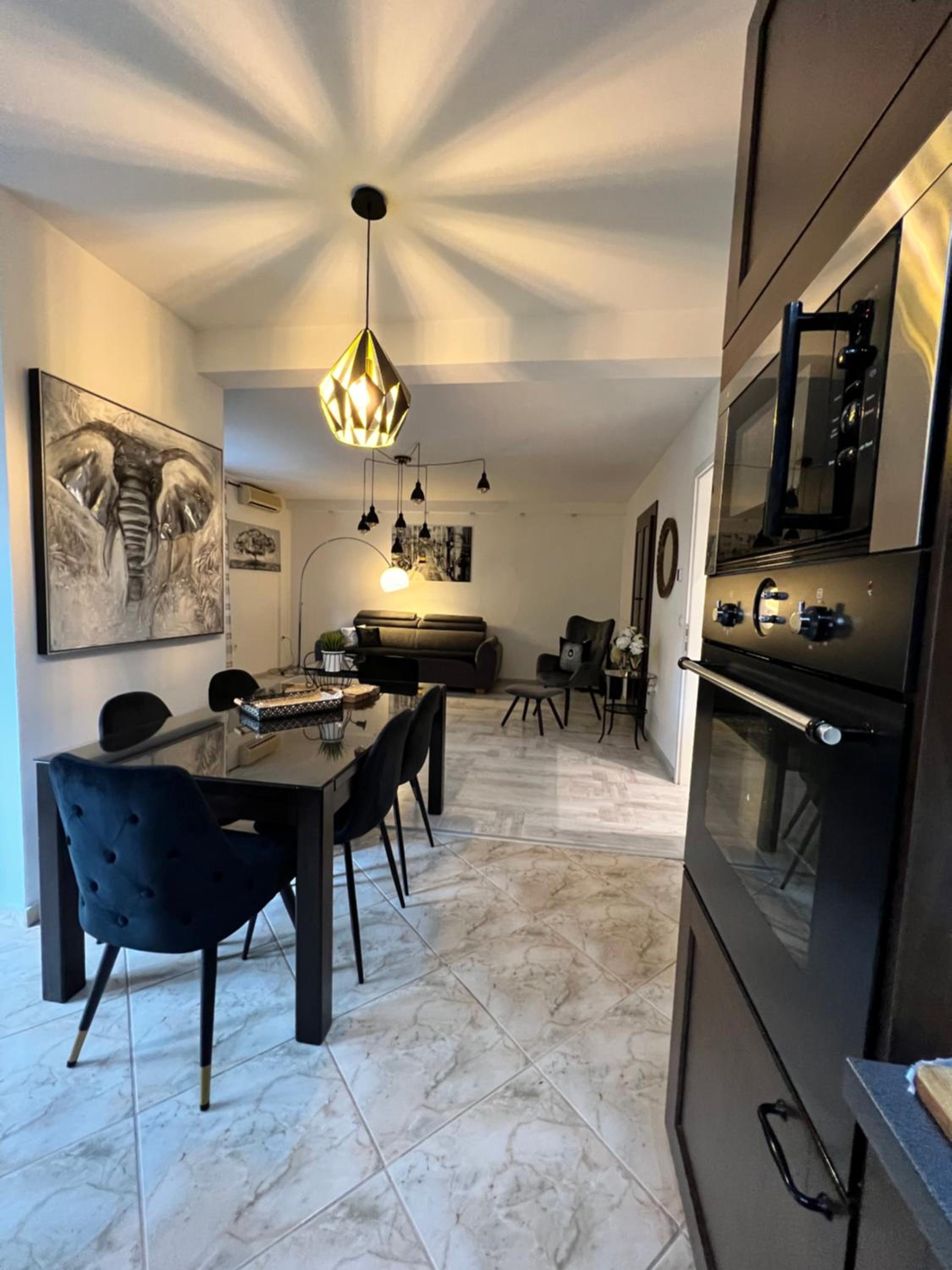 One-Bedroom Apartment - Photo 16