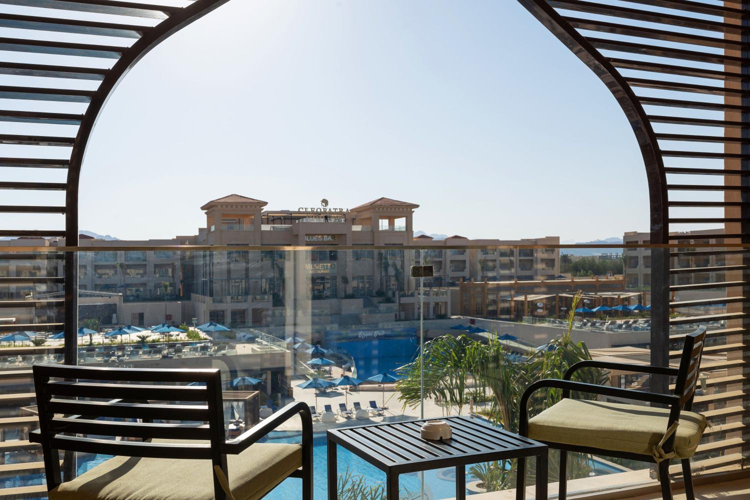 Deluxe Room Pool or Garden View - Photo 5