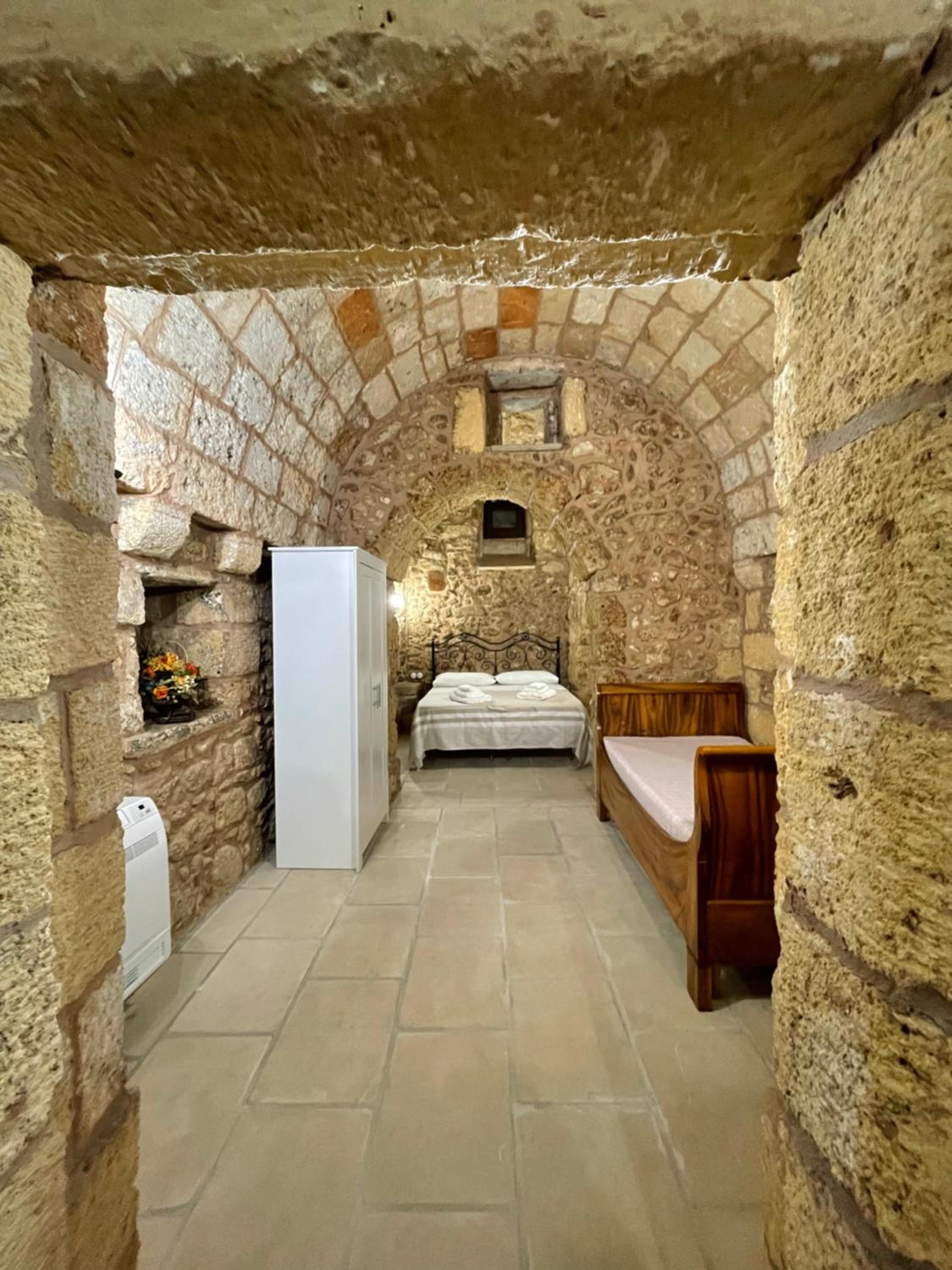One-Bedroom House photo 1