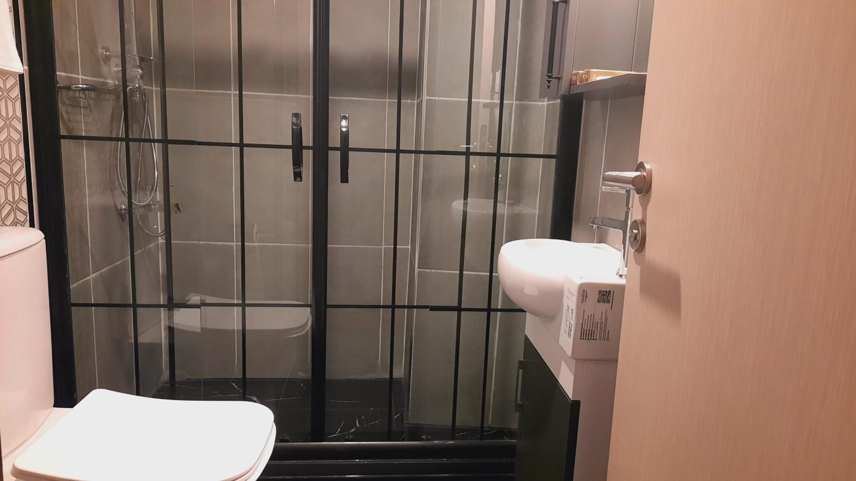 Budget Double Room photo 3
