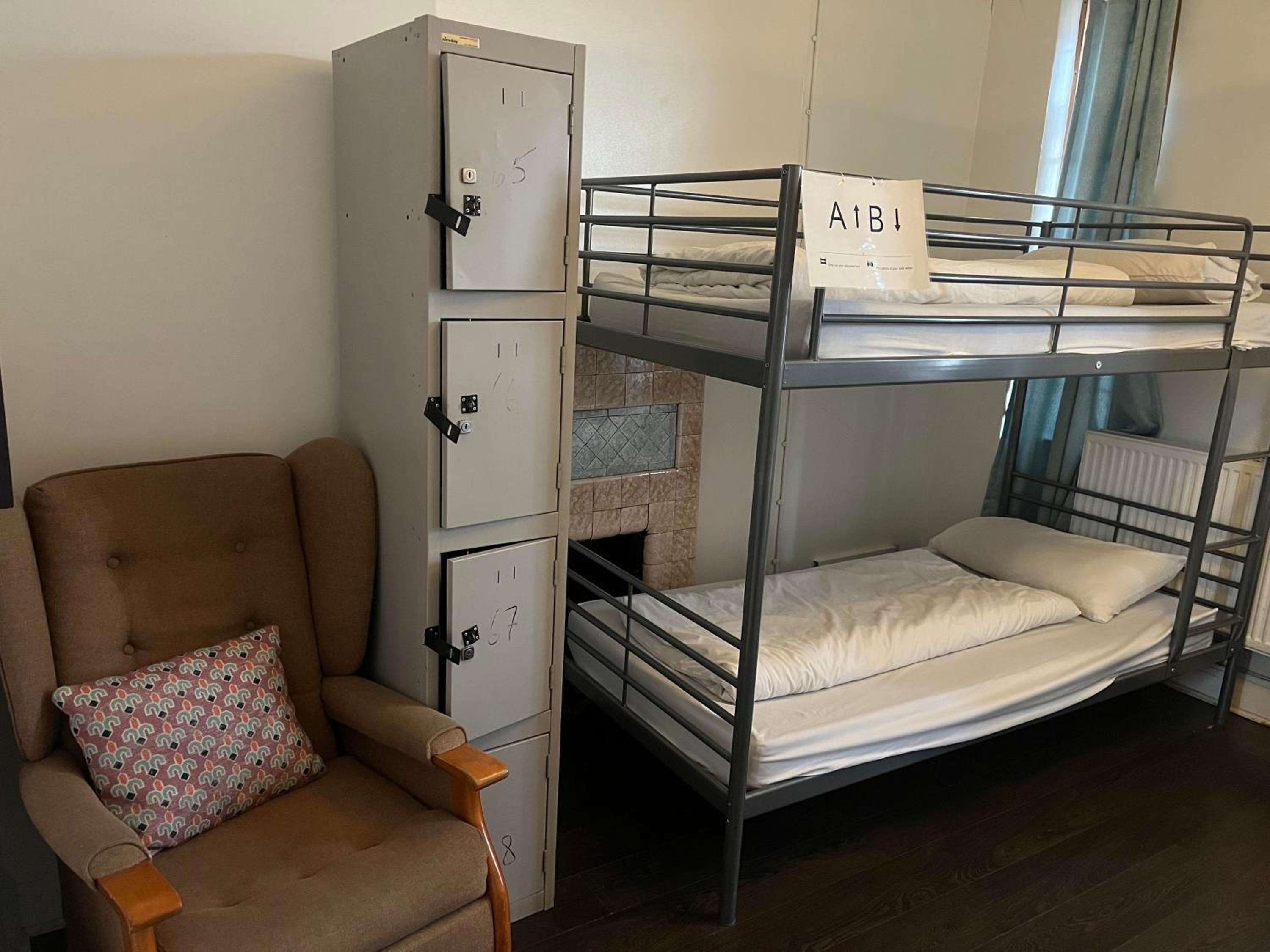 Bed in 4-Bed Female Dormitory Room photo 1