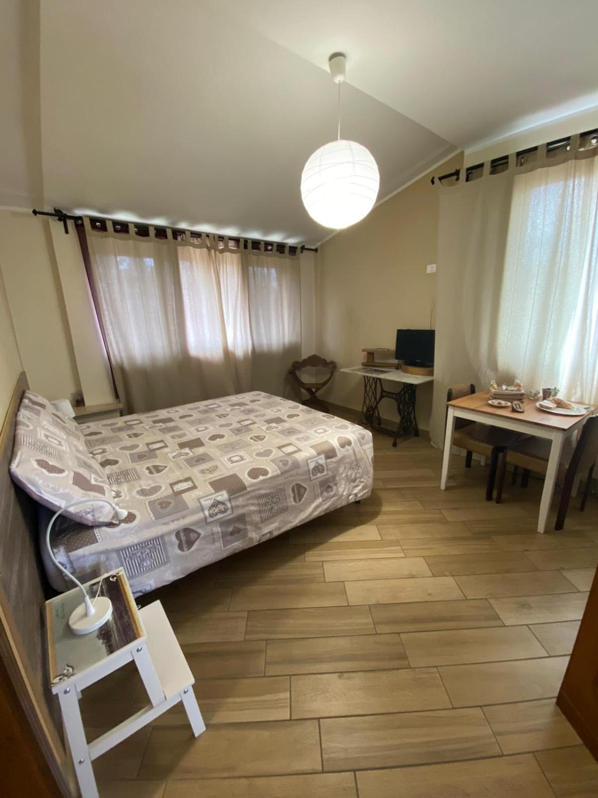 Double or Twin Room with Private Bathroom photo 3