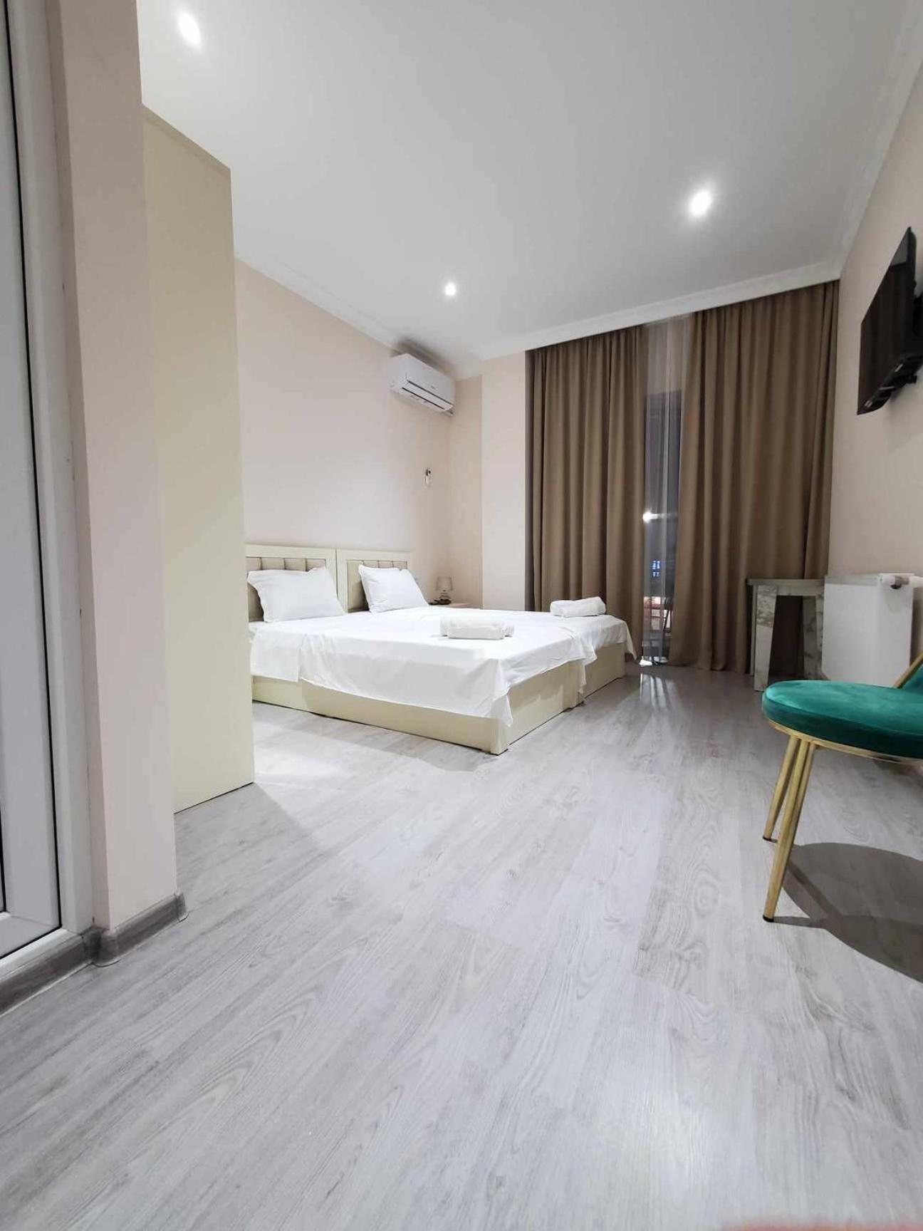 Budget Twin Room photo 3