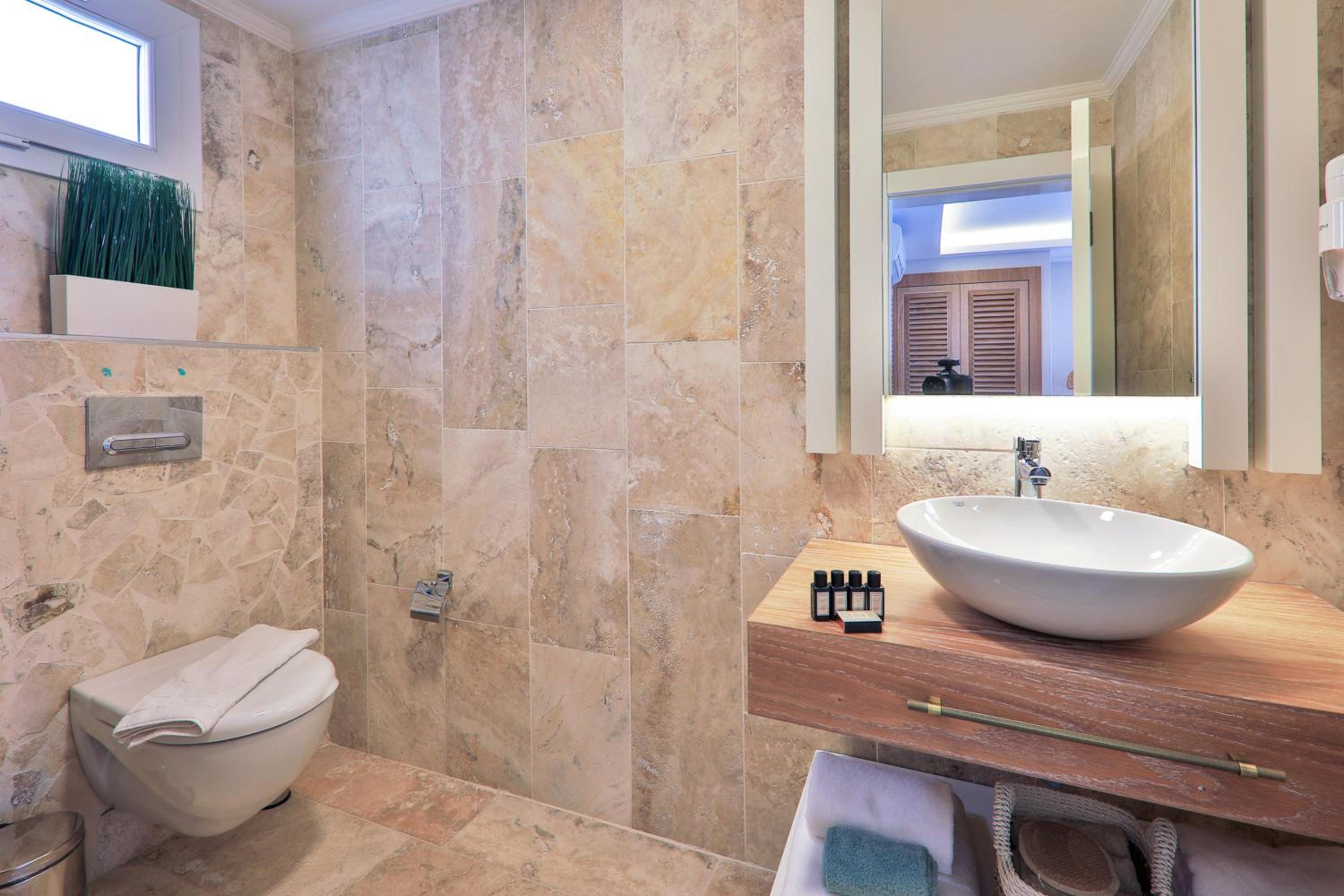 Standard Twin Room - Photo 7
