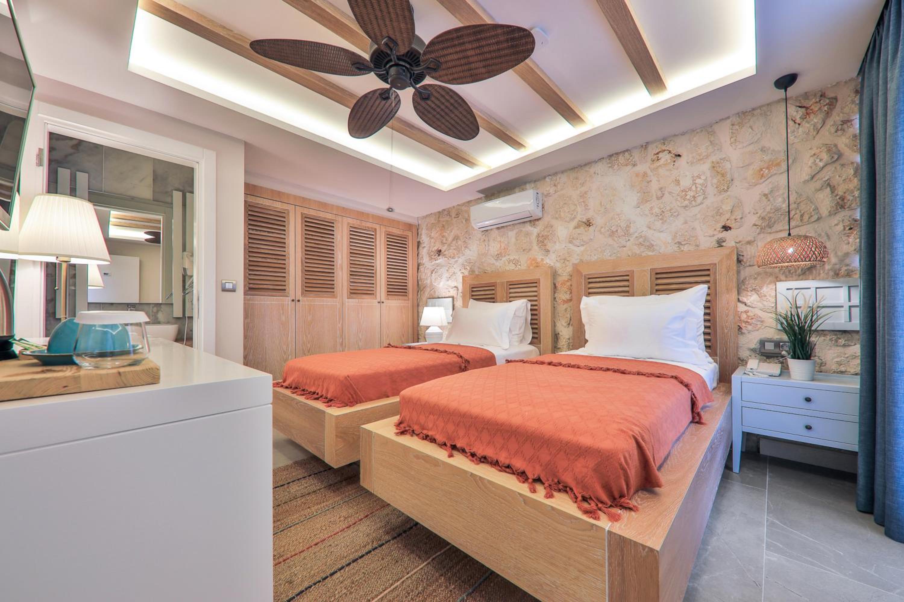 Standard Twin Room - Photo 16