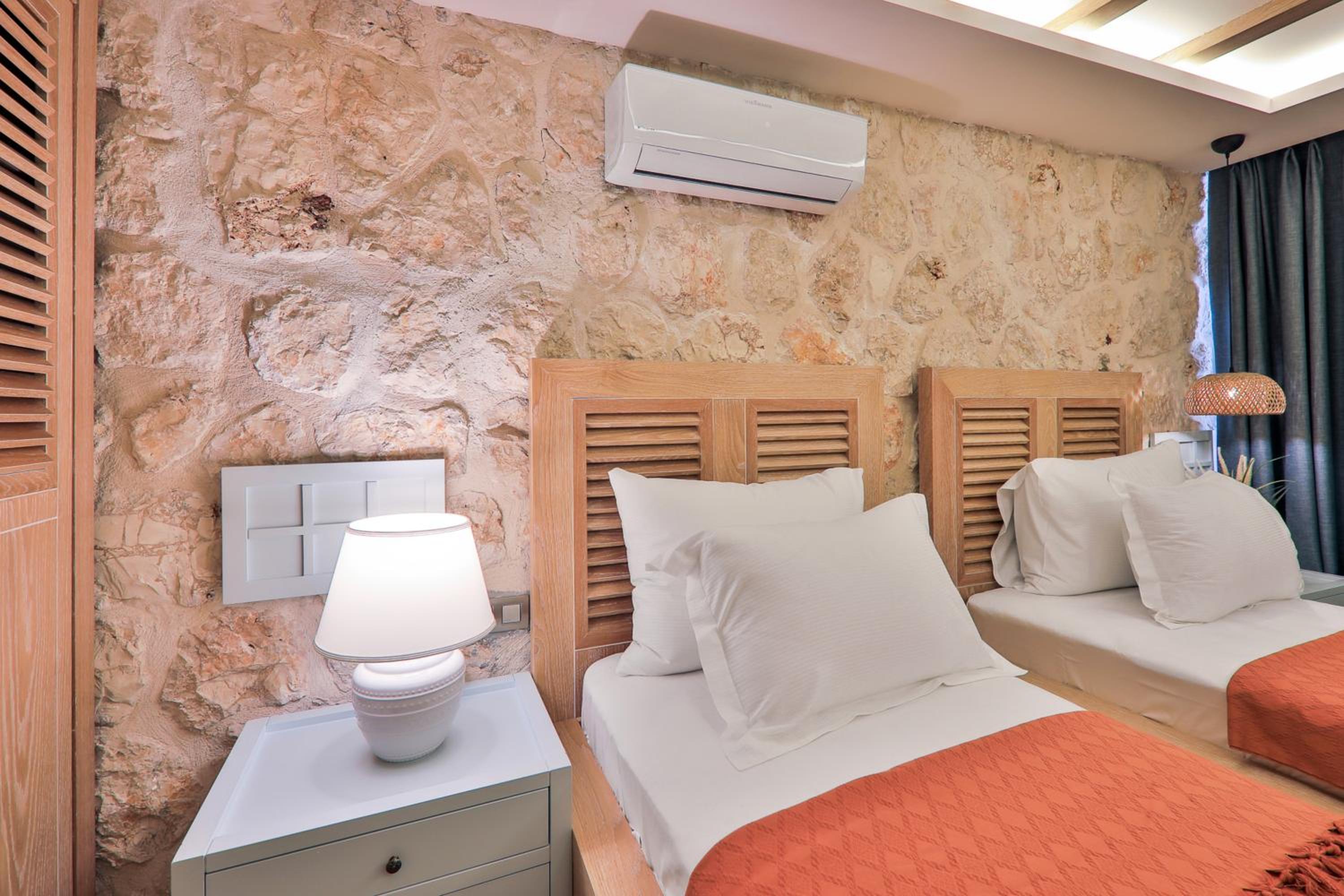 Standard Twin Room - Photo 14