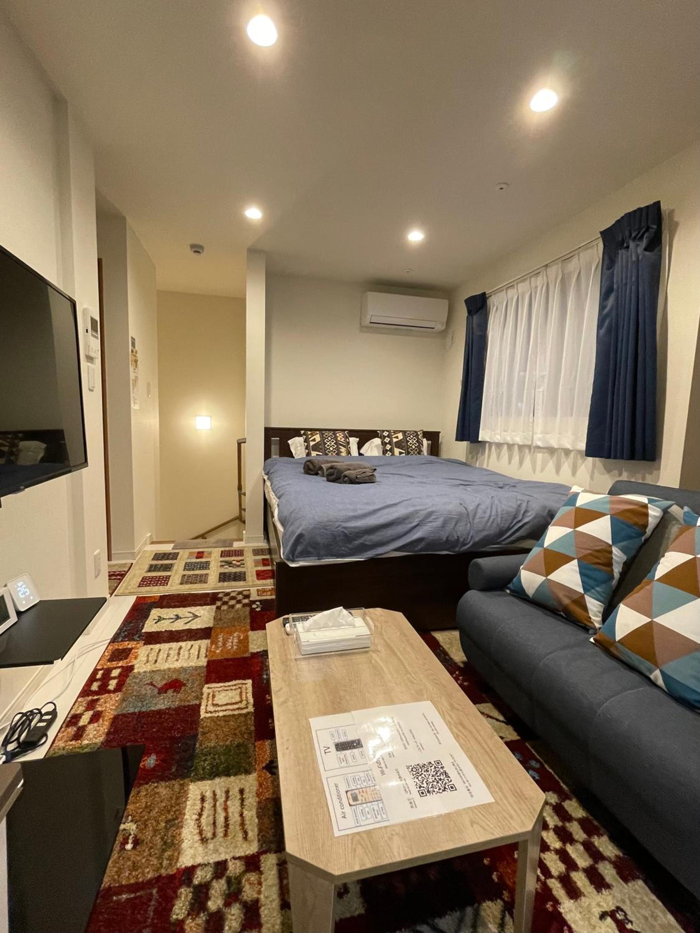 One-Bedroom Apartment photo 1