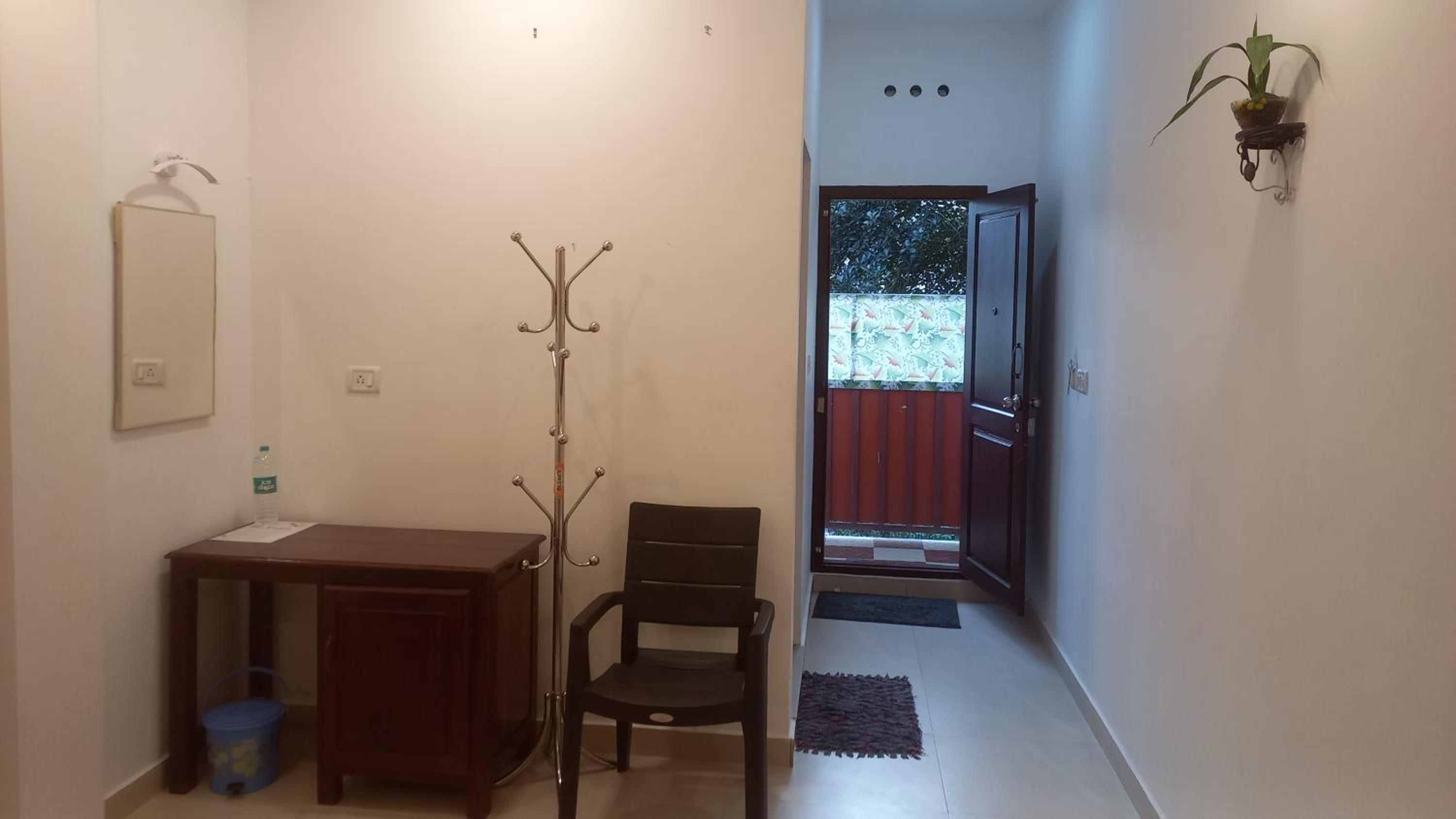 Queen Room with Balcony photo 3