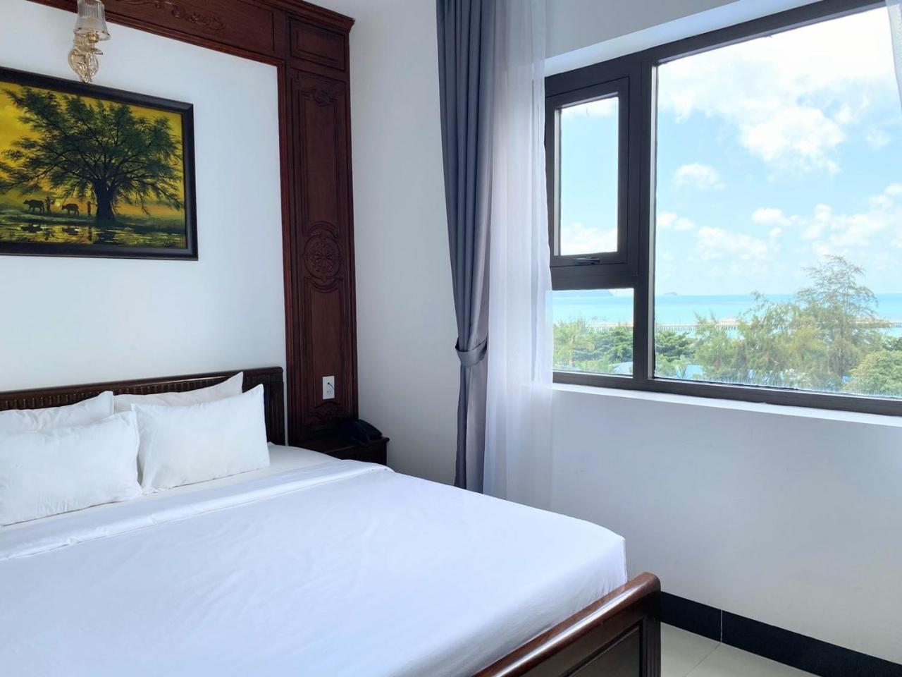 Standard Double Room - Photo 11