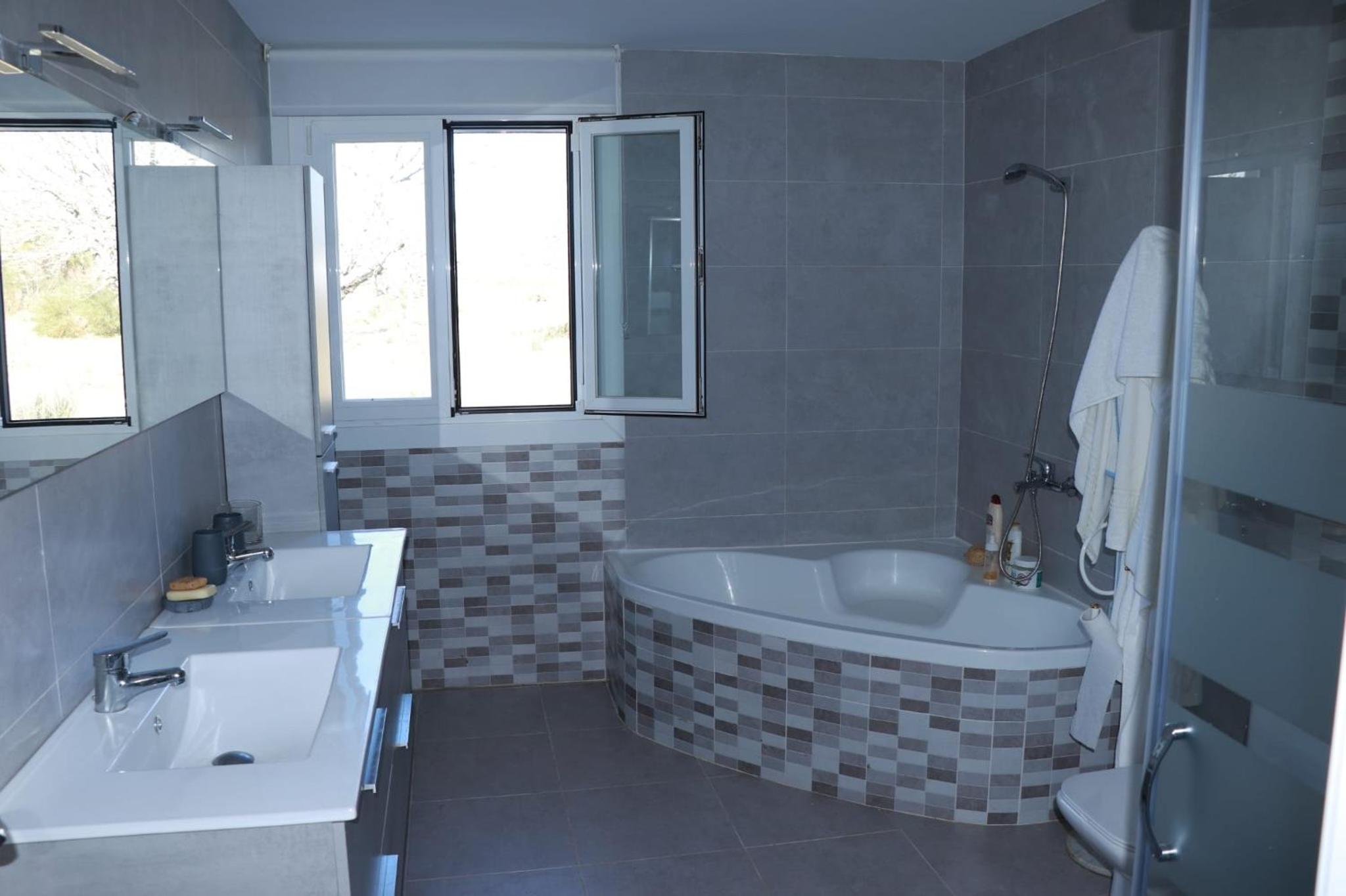 Two-Bedroom House photo 3