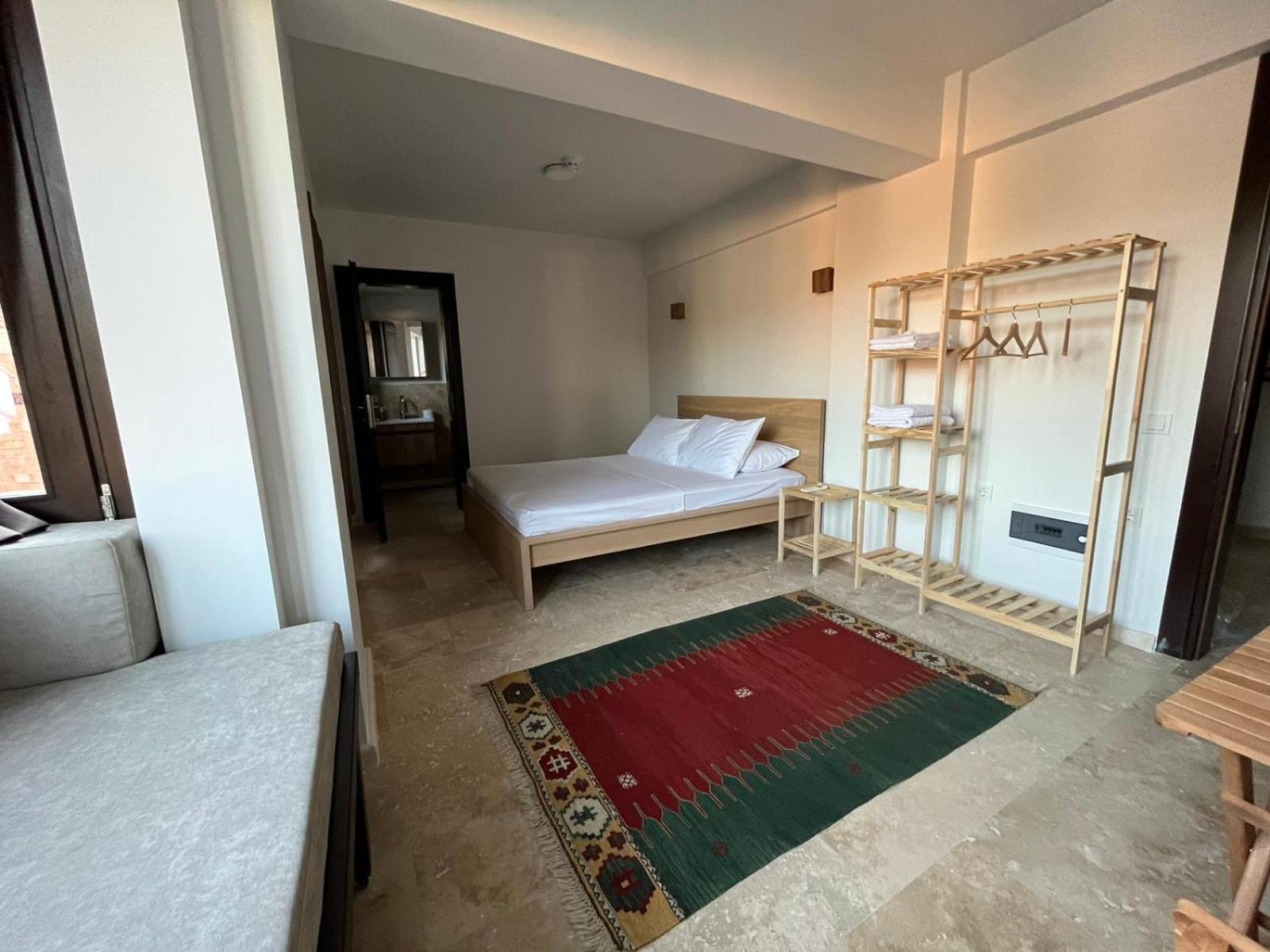 Suite - Photo 6