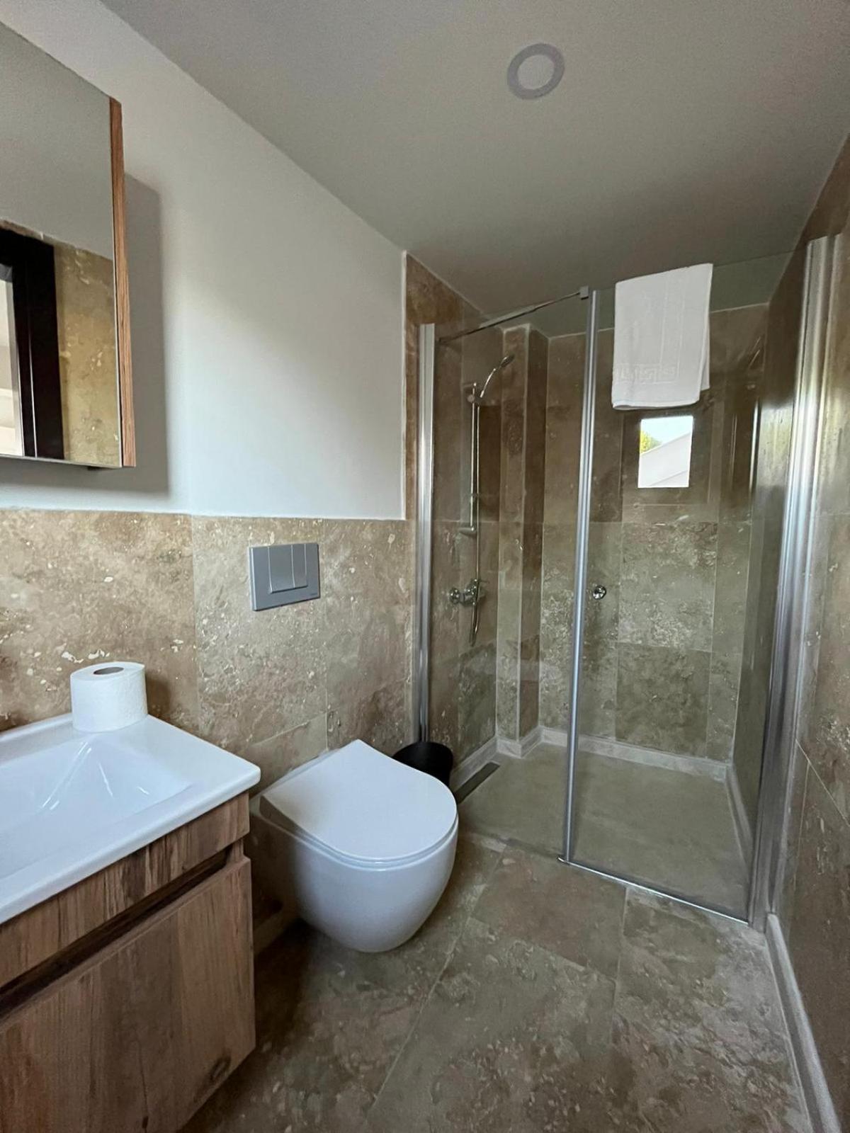 Suite - Photo 7