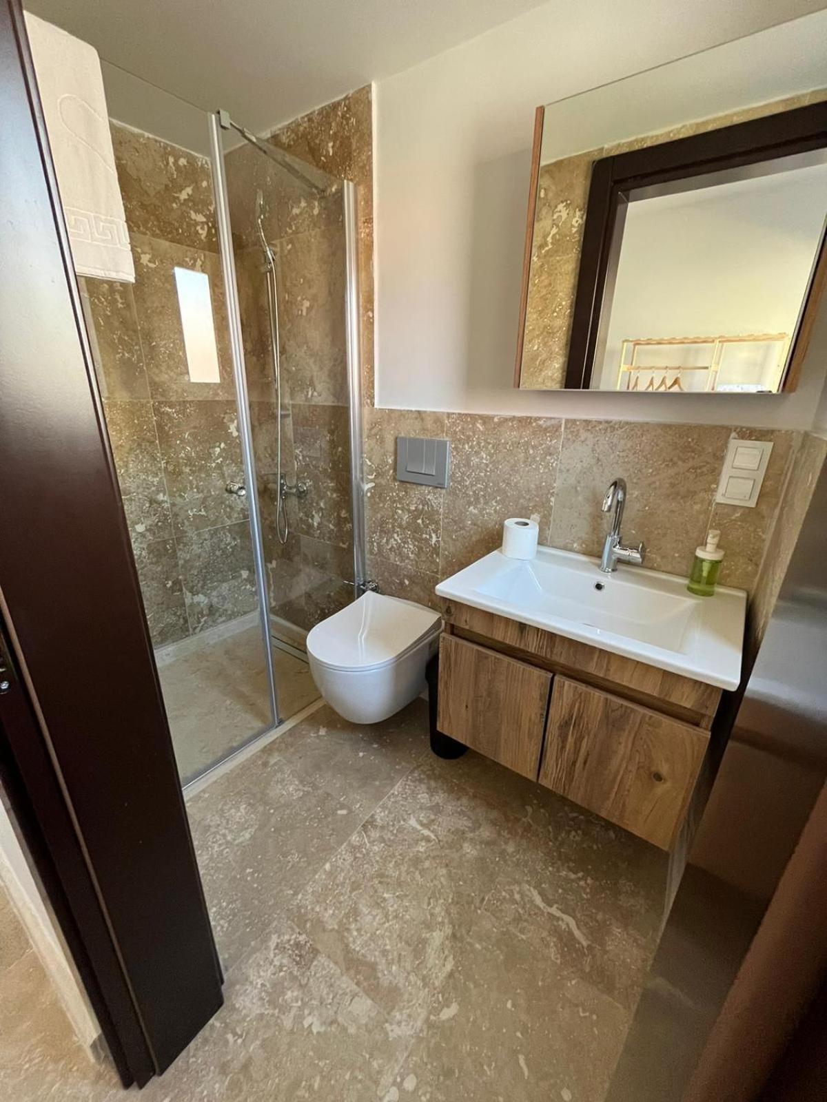 Double Room - Photo 2
