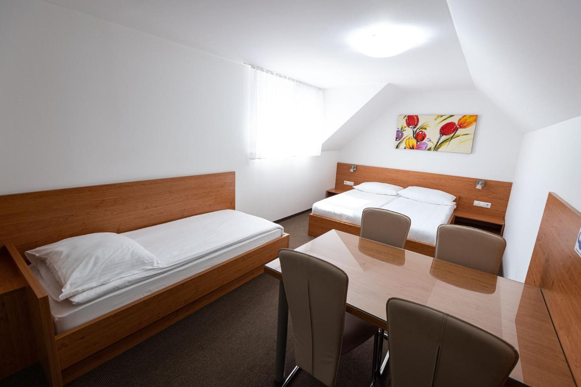 Quadruple Room with Mountain View - Photo 10