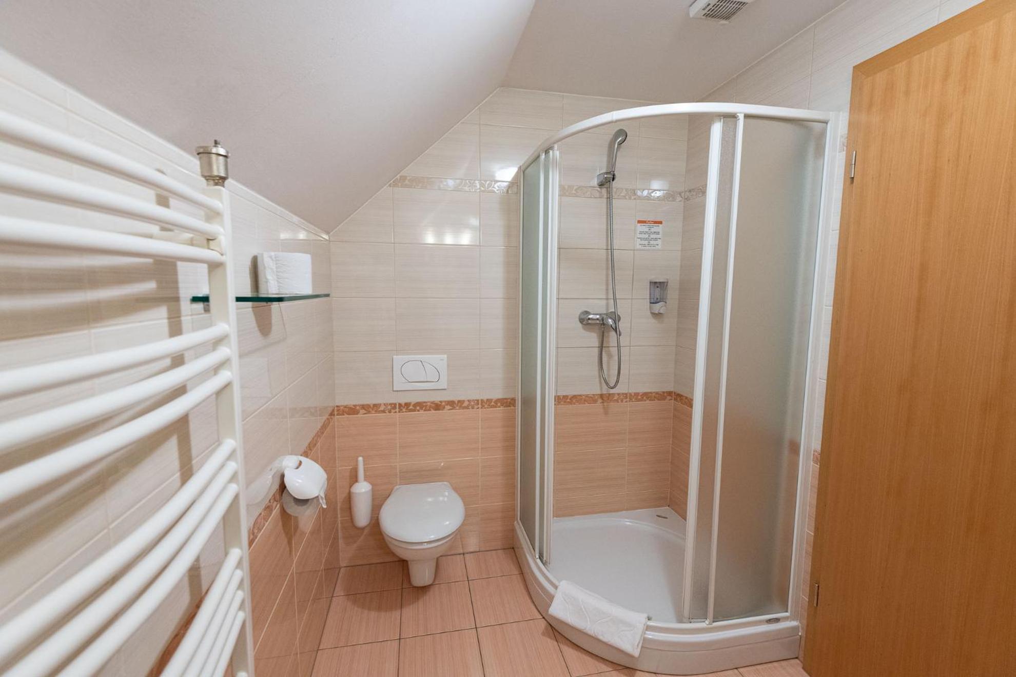 Quadruple Room with Mountain View - Photo 5