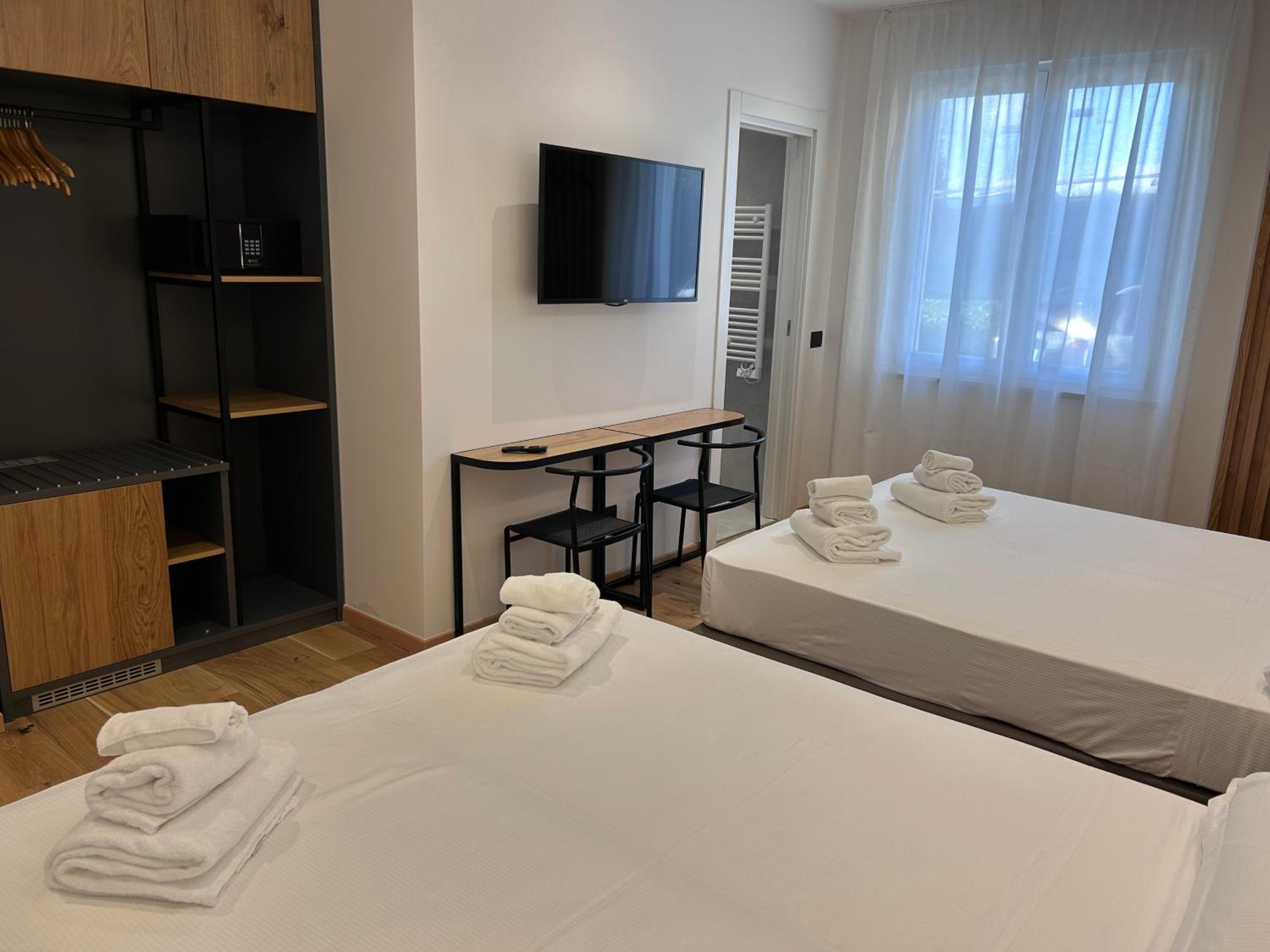 Quadruple Room - Photo 4